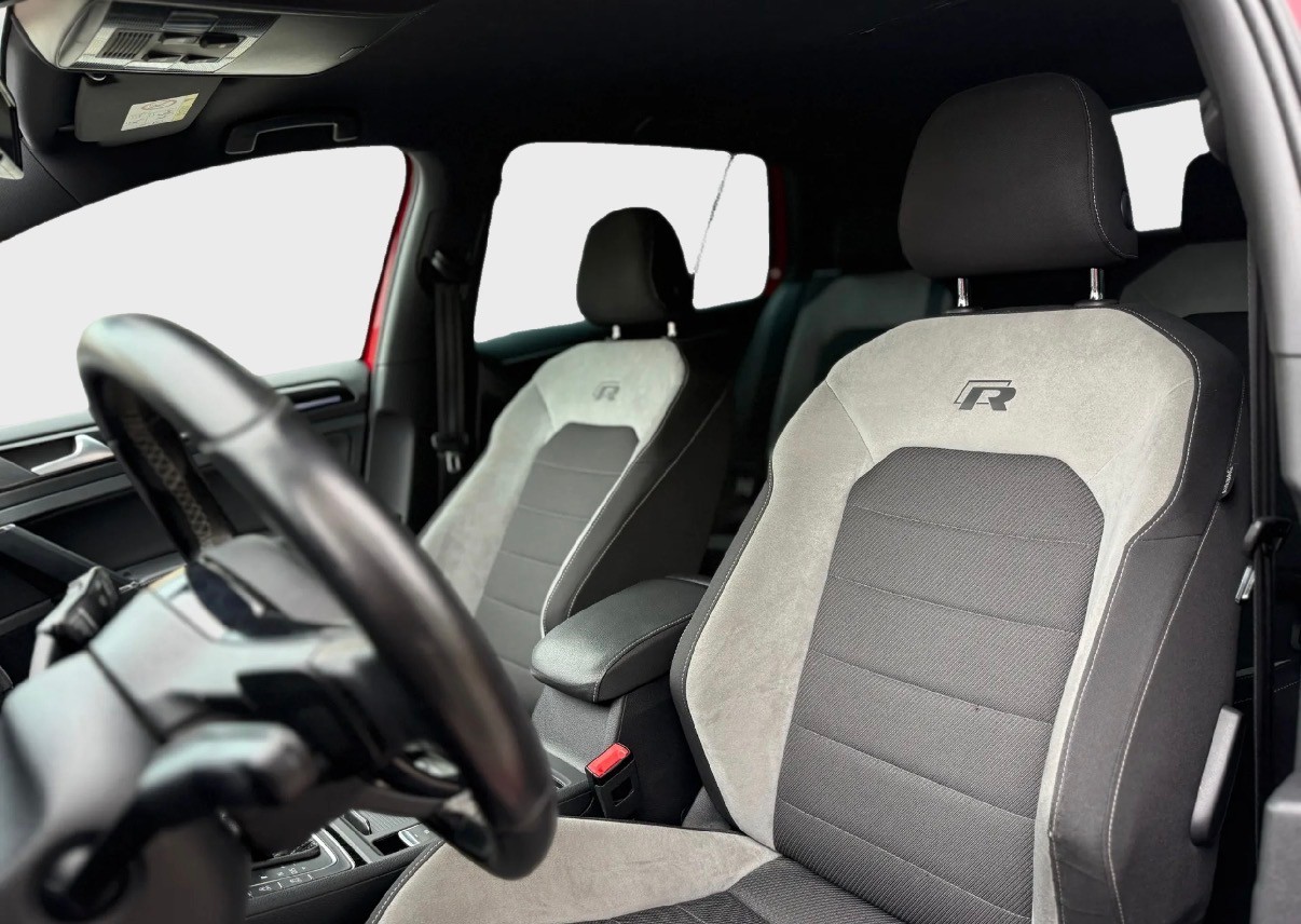 VW Golf 2.0 TSI R 4Motion DSG-image-12