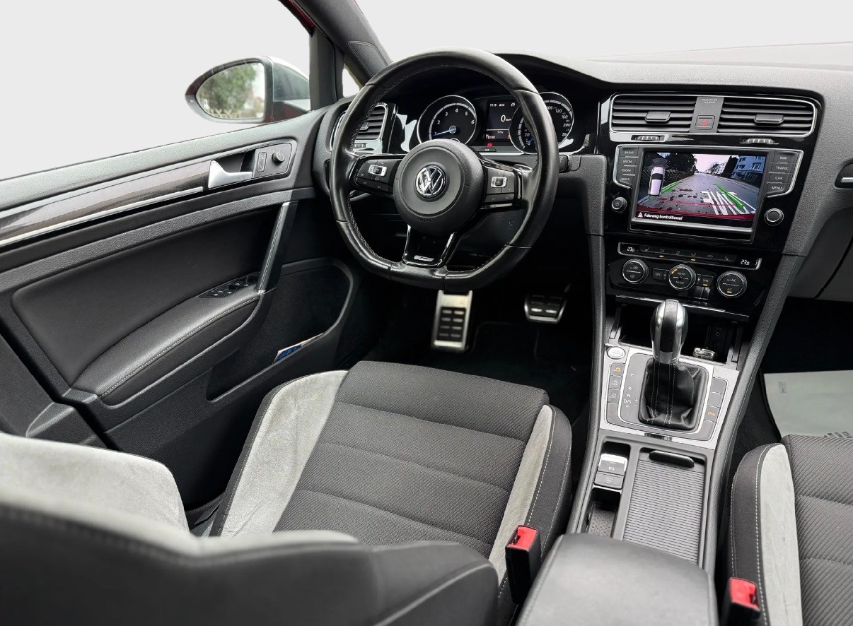 VW Golf 2.0 TSI R 4Motion DSG-image-10