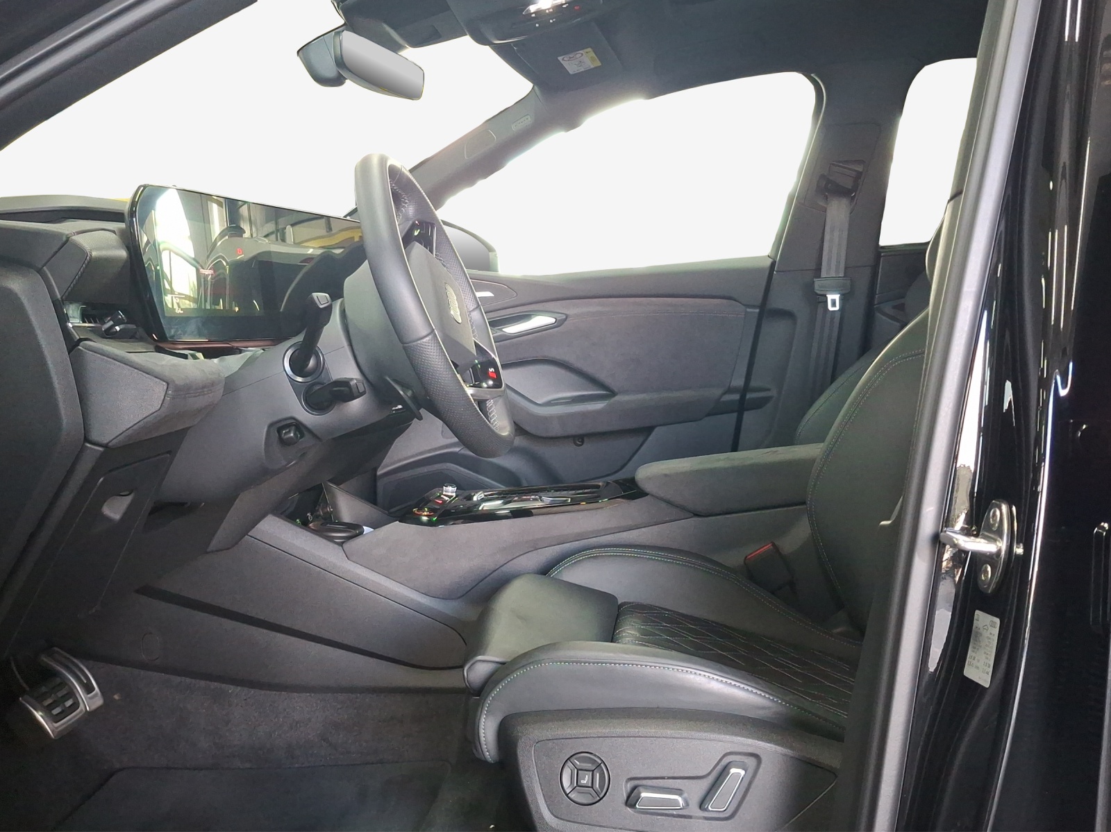 AUDI SQ6 e-tron quattro-image-7