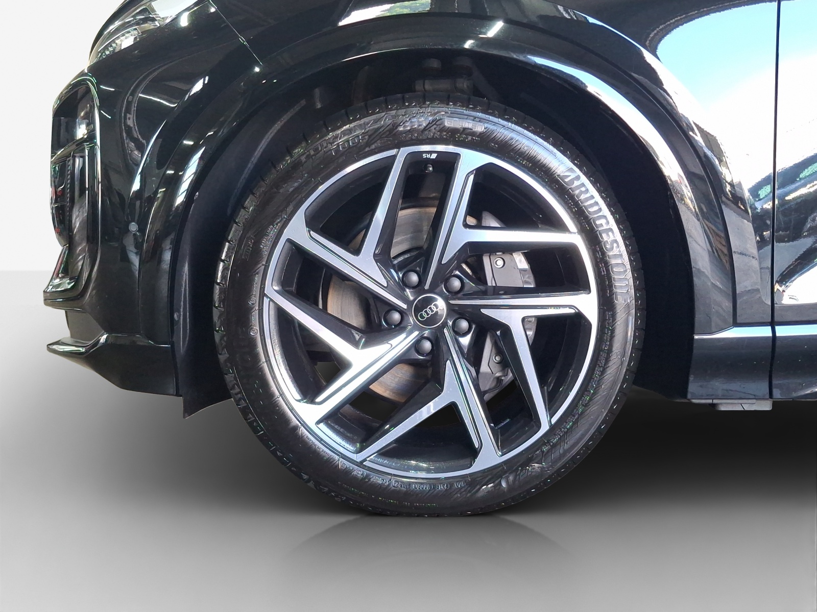 AUDI SQ6 e-tron quattro-image-14