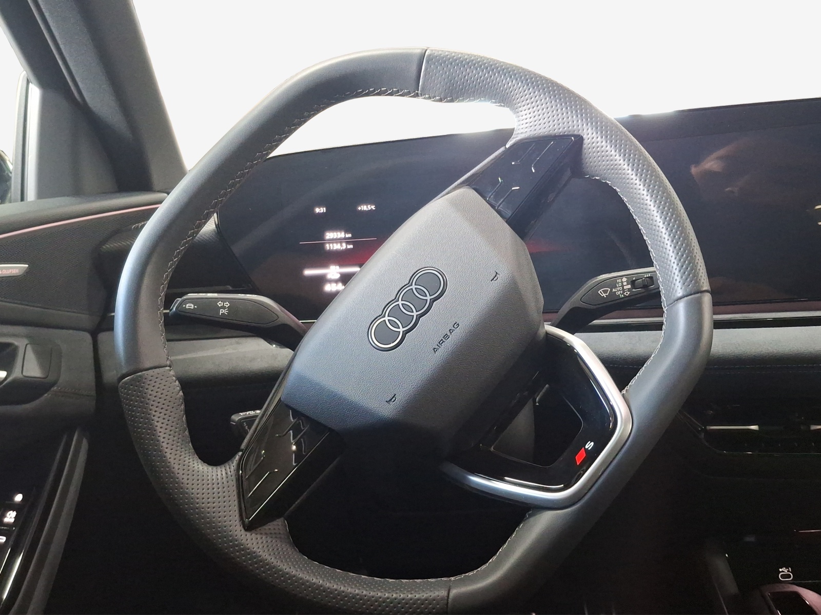 AUDI SQ6 e-tron quattro-image-9
