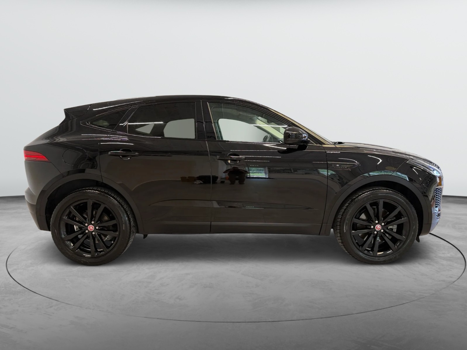 JAGUAR E-Pace 2.0 P200 S AWD Automatik-showroom-element-3