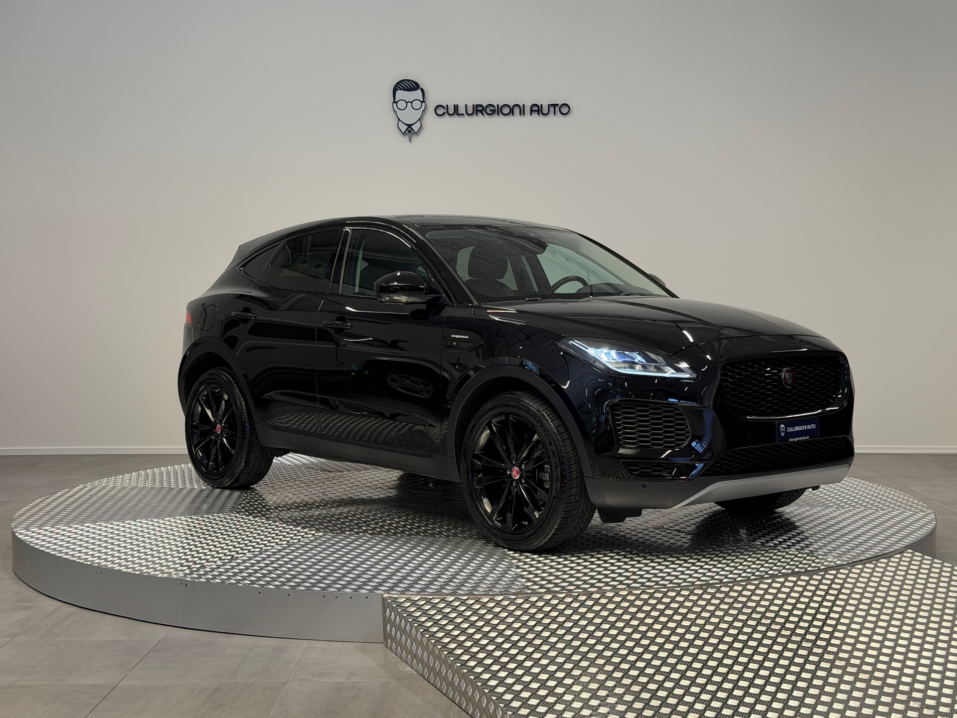 JAGUAR E-Pace 2.0 P200 S AWD Automatik-showroom-element-2