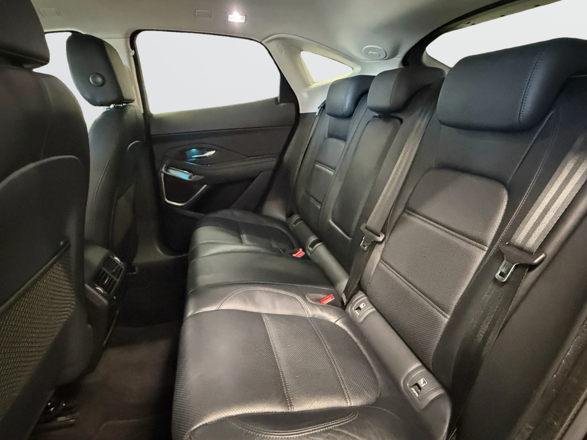 JAGUAR E-Pace 2.0 P200 S AWD Automatik-image-10