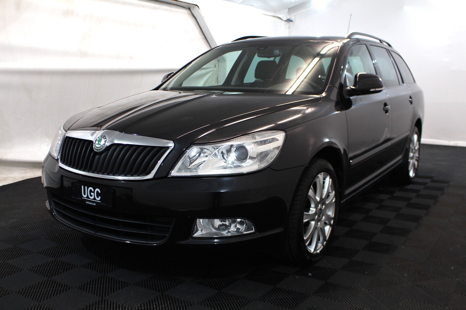 SKODA Octavia Combi 1.4 TSI Elegance-showroom-element-2