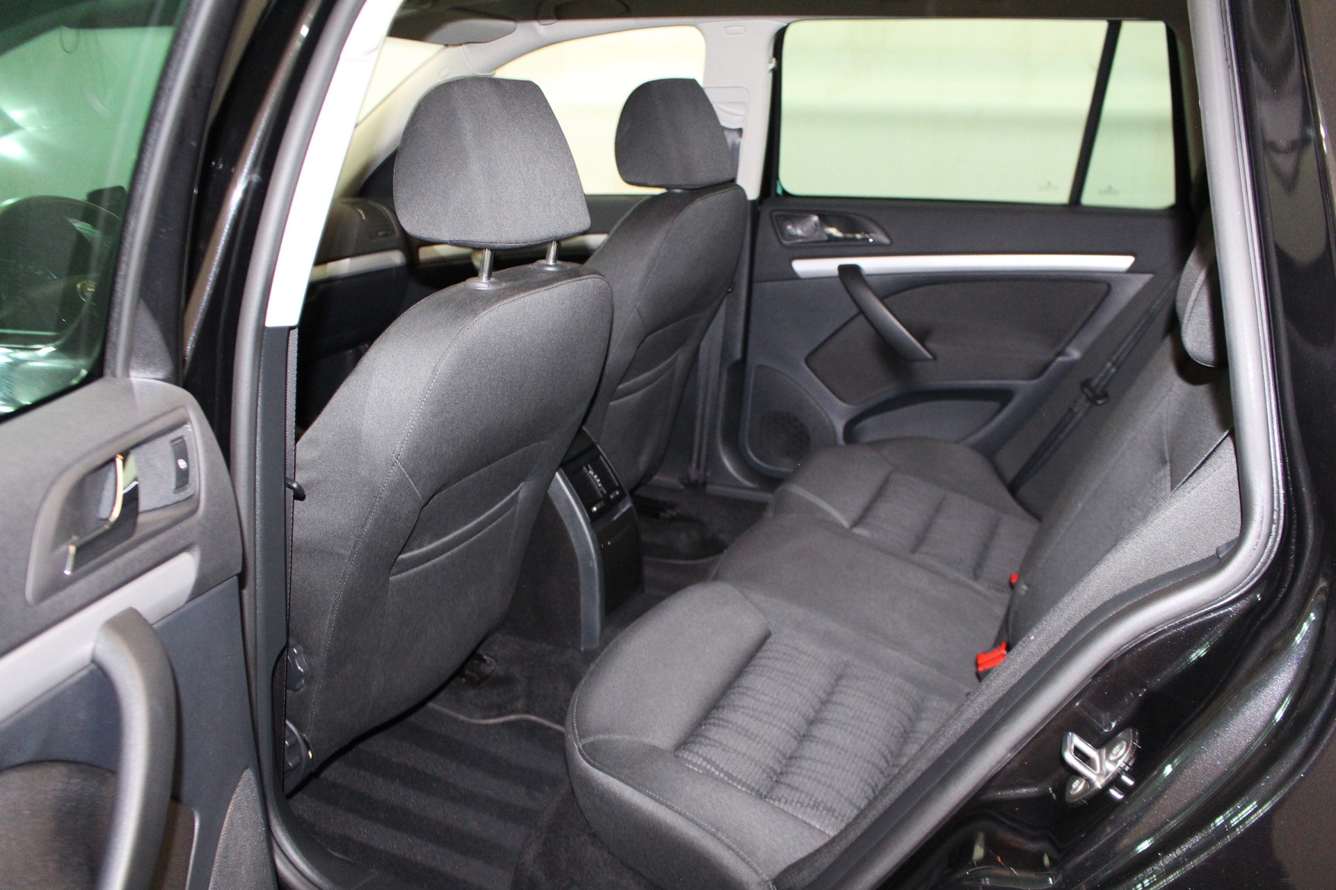 SKODA Octavia Combi 1.4 TSI Elegance-image-7