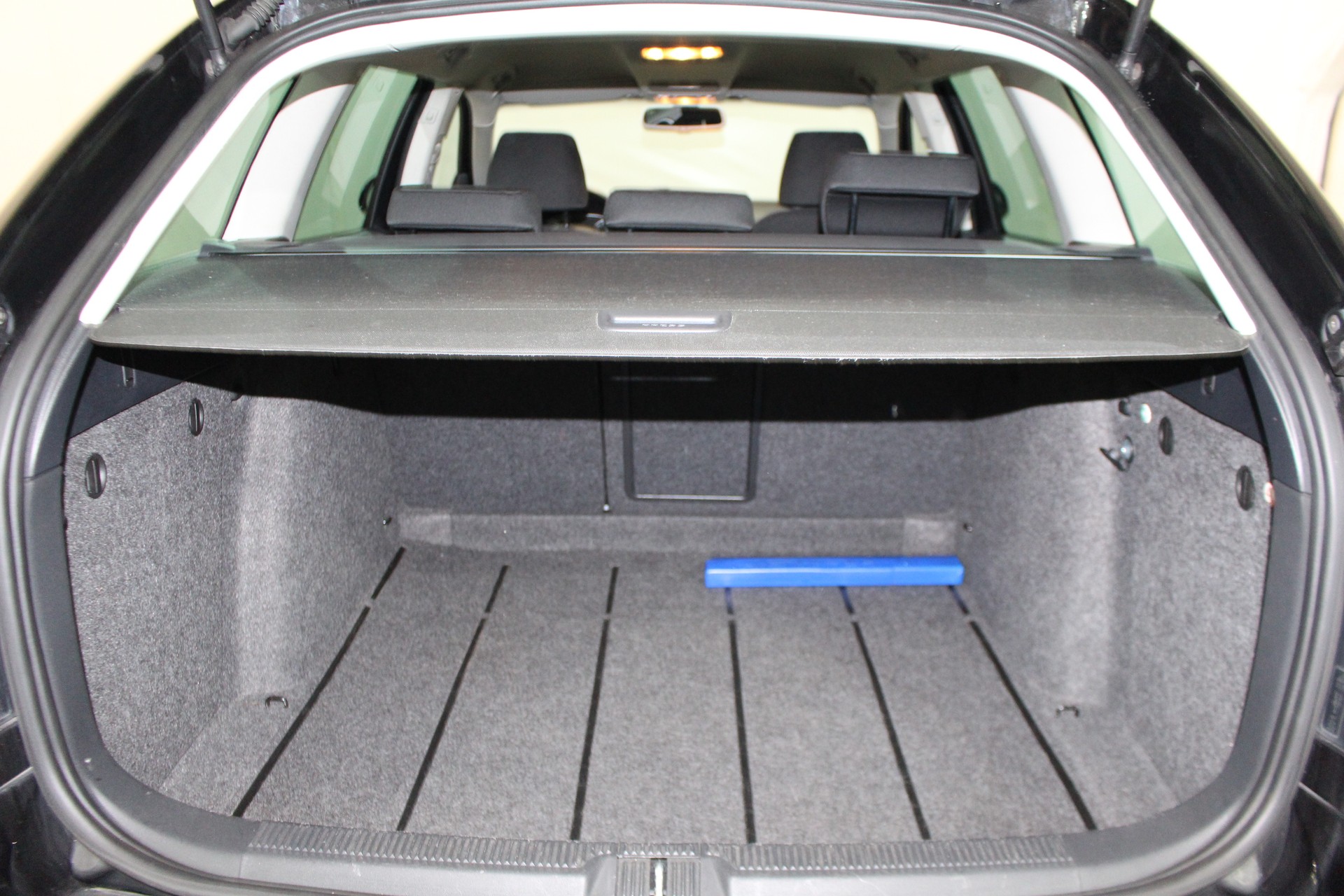 SKODA Octavia Combi 1.4 TSI Elegance-image-8