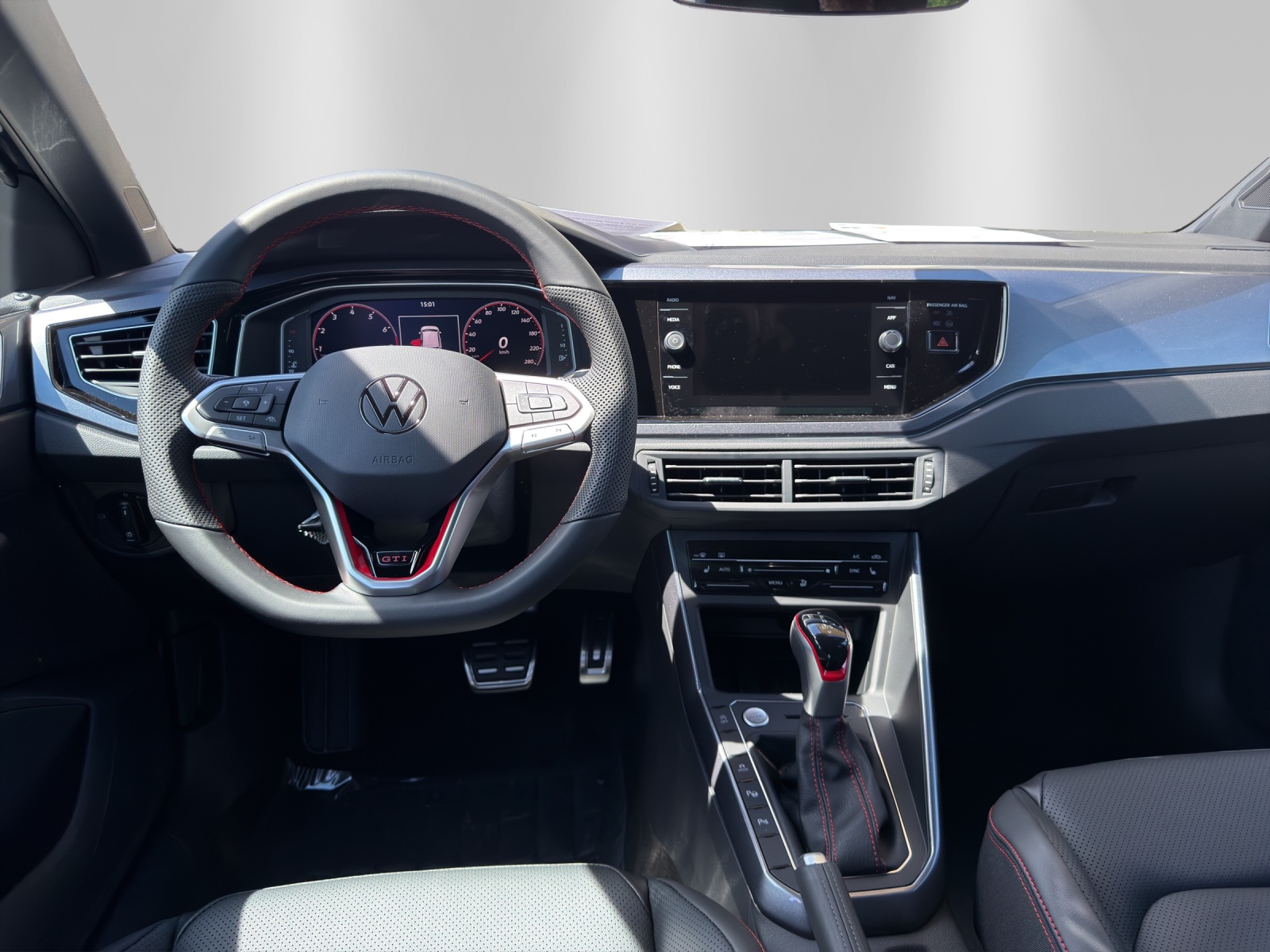 VW Polo 2.0 TSI GTI DSG-image-9