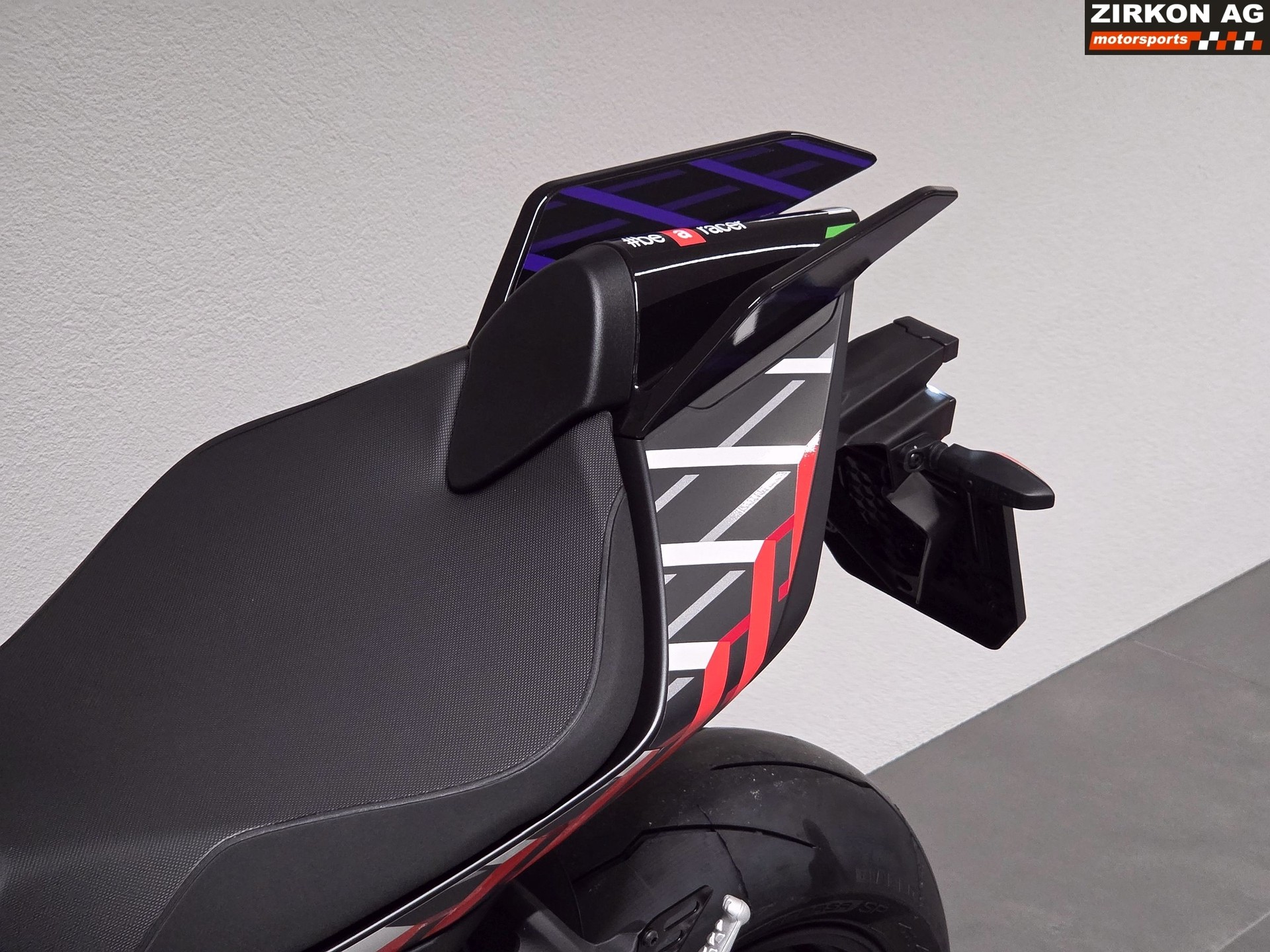 APRILIA RSV4 1100 E5+ Factory-image-12