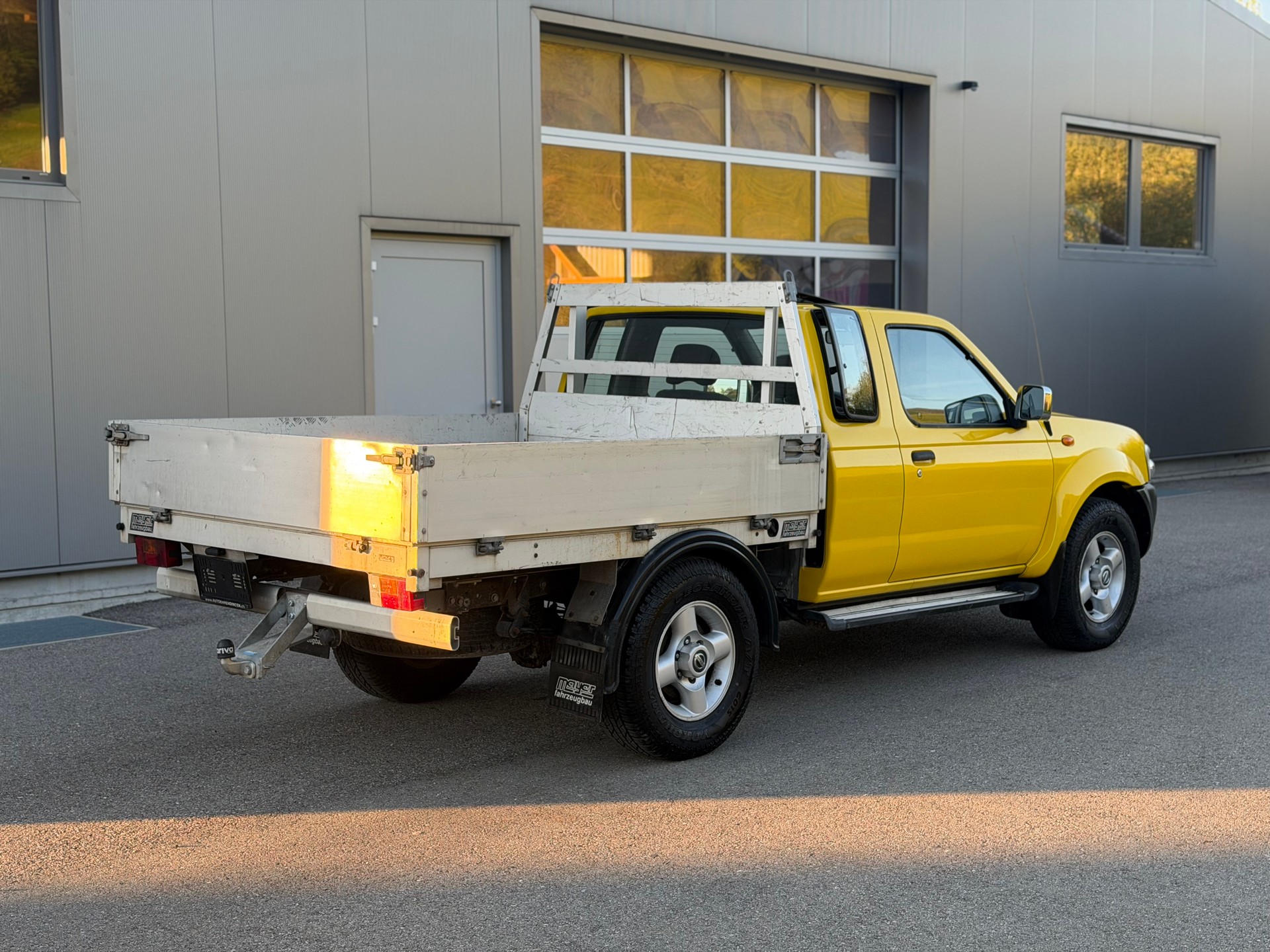 NISSAN King Cab Navara 2.5 Di 4x4-image-4