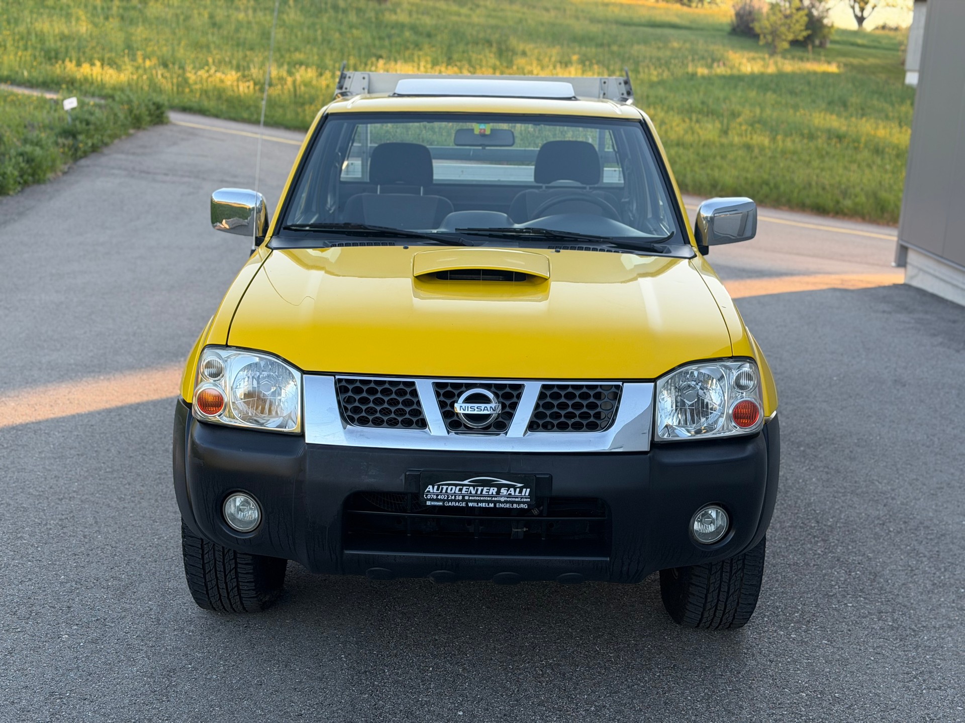 NISSAN King Cab Navara 2.5 Di 4x4-image-2