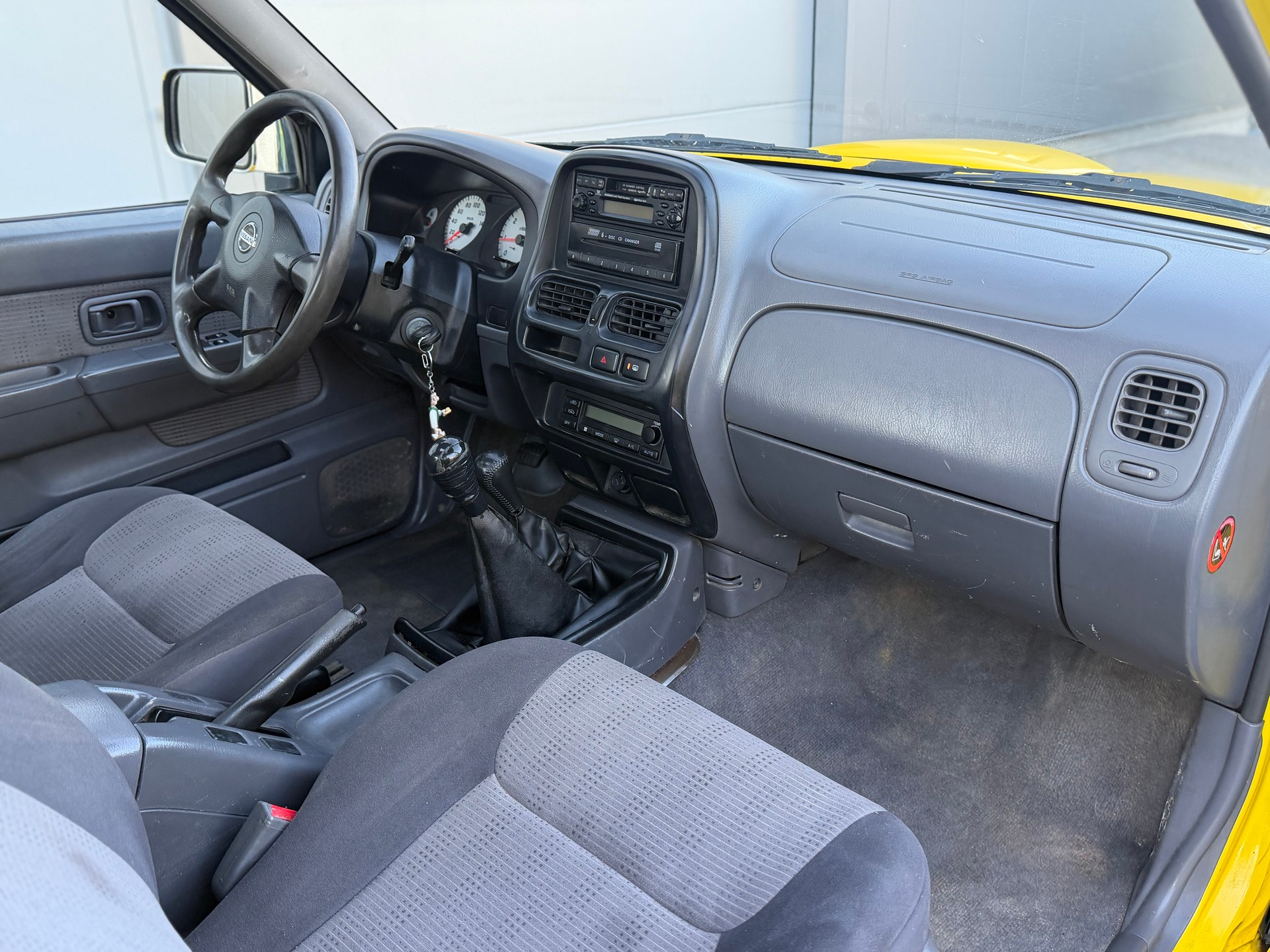 NISSAN King Cab Navara 2.5 Di 4x4-image-7