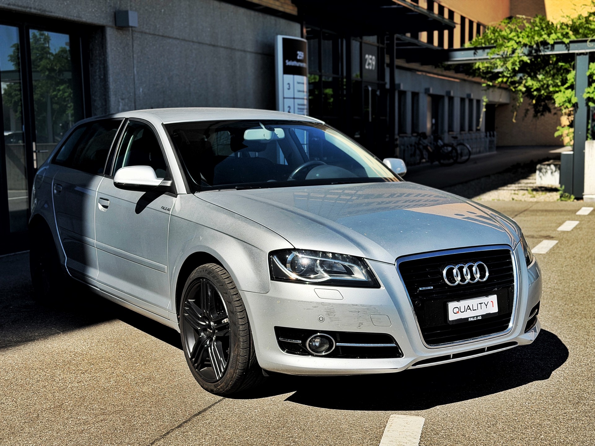AUDI A3 Sportback 2.0 TFSI Ambition quattro S-tronic-image-7