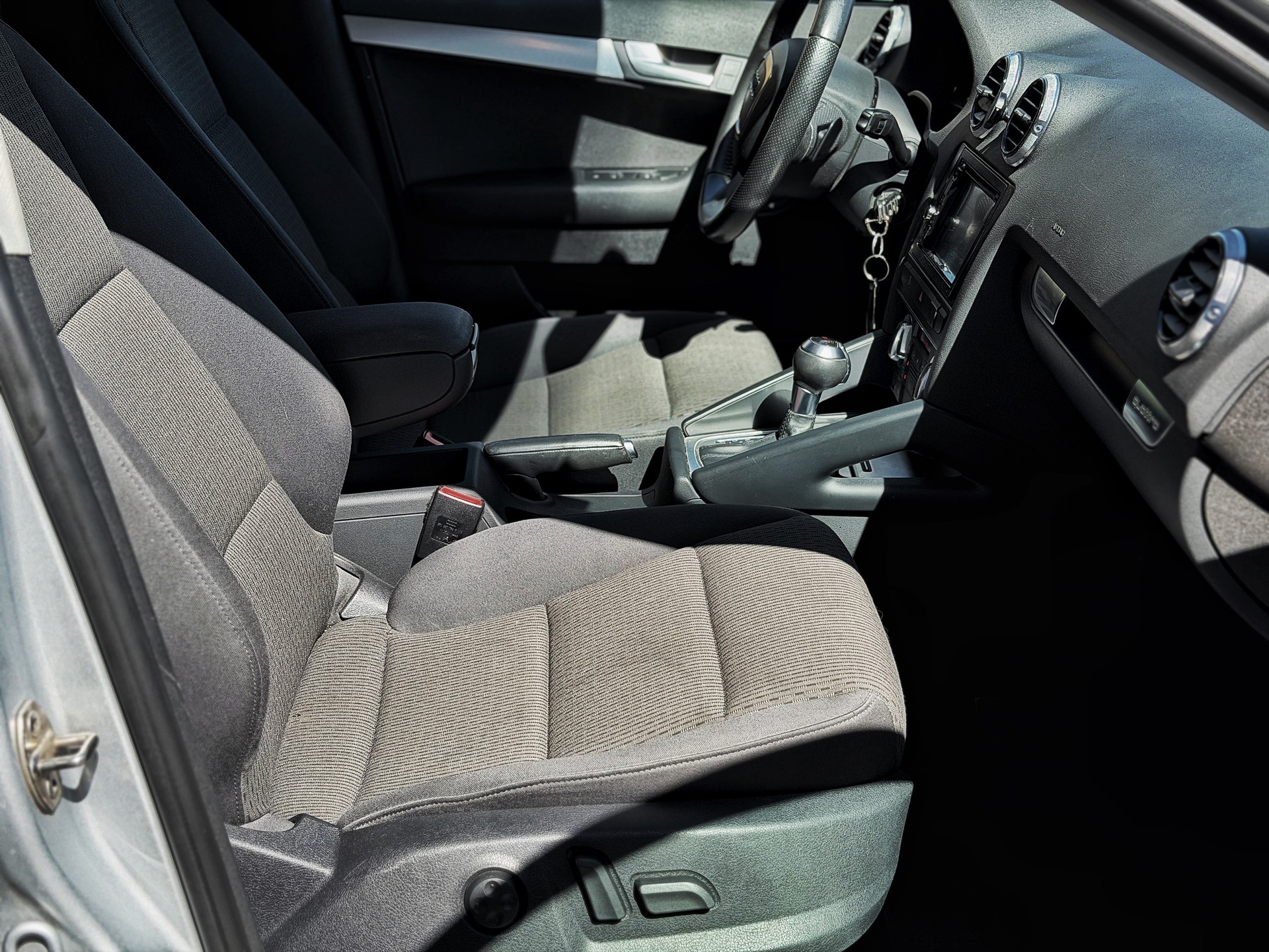 AUDI A3 Sportback 2.0 TFSI Ambition quattro S-tronic-image-23
