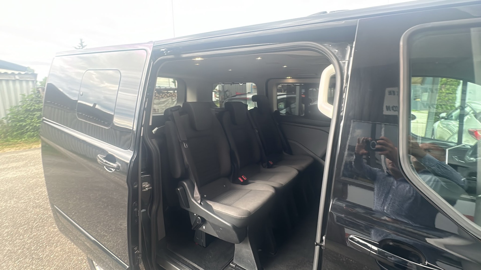 FORD Tourneo Custom 310 L1H1 Titanium SelectShift A-image-6