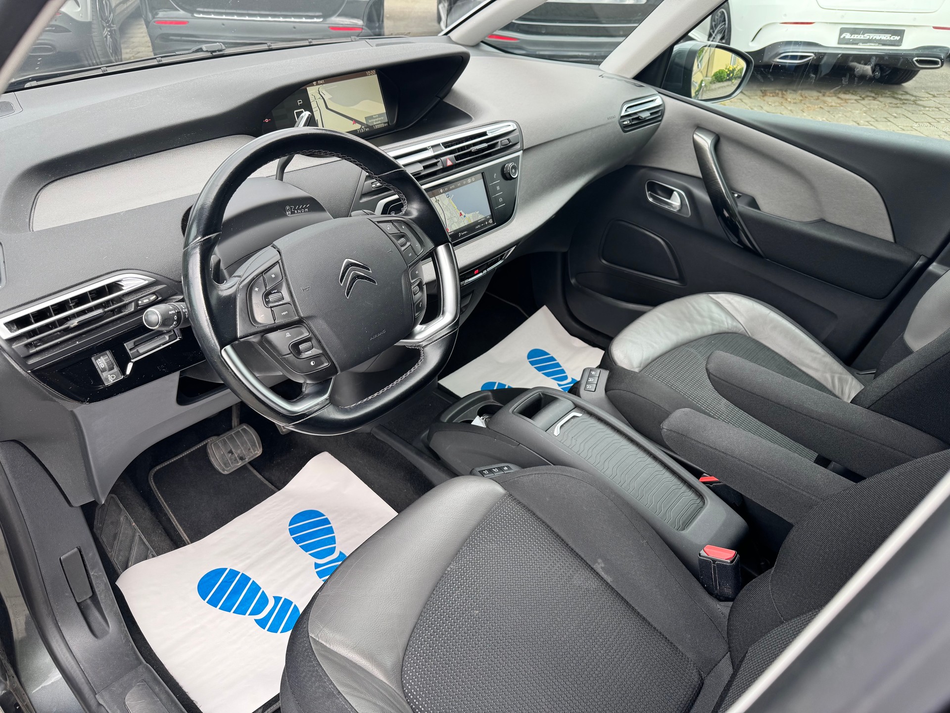 CITROEN Grand C4 Picasso 2.0 BlueHDi Shine EAT6-image-6