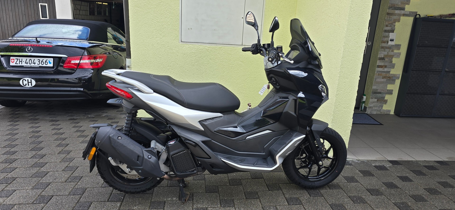 APRILIA SR 125 GT ABS-image-1
