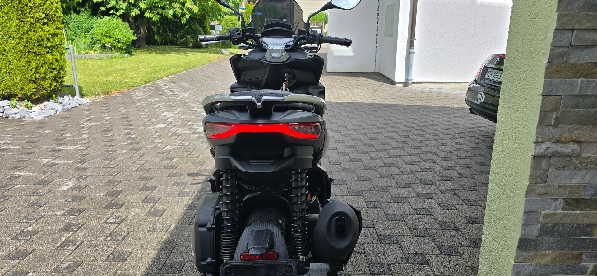 APRILIA SR 125 GT ABS-image-3