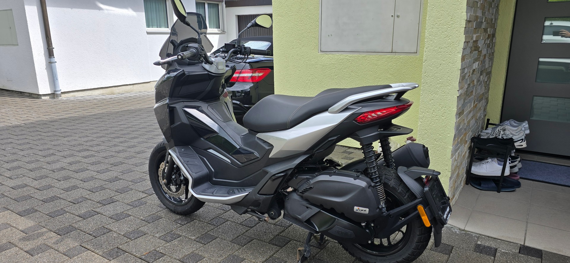 APRILIA SR 125 GT ABS-image-2