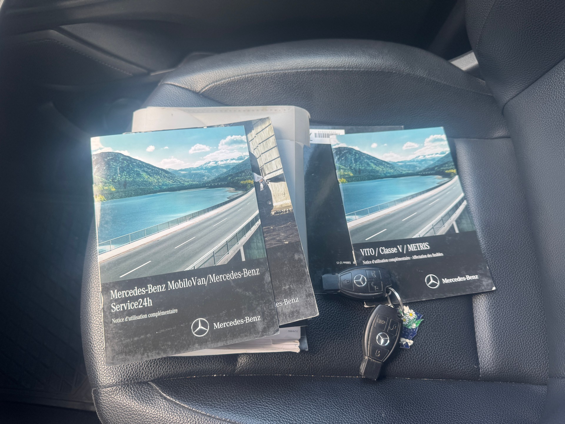 MERCEDES-BENZ Vito 119 BlueTEC Tourer Select L 4Matic 7G-Tronic-image-13