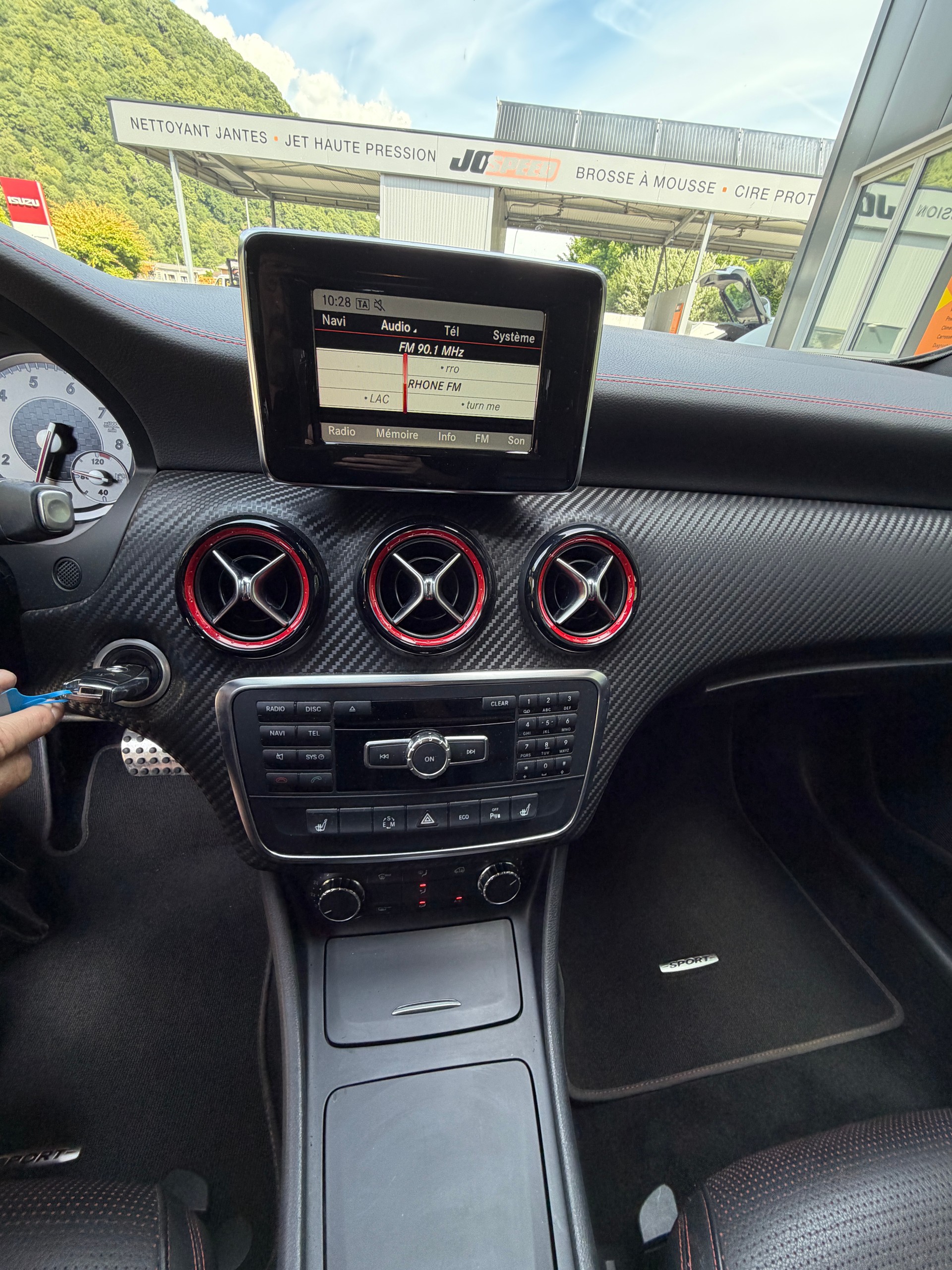 MERCEDES-BENZ A 250 Sport 7G-DCT-image-11