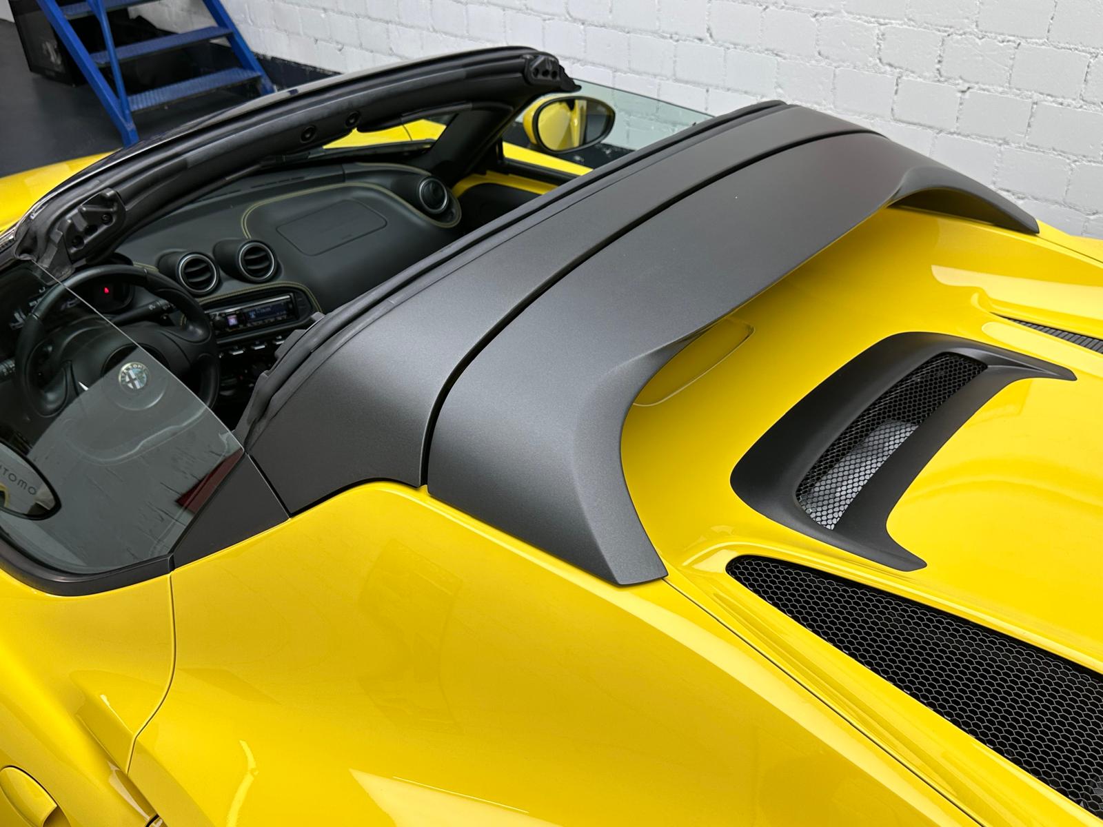 ALFA ROMEO 4C Spider 1750 TBi TCT-image-17