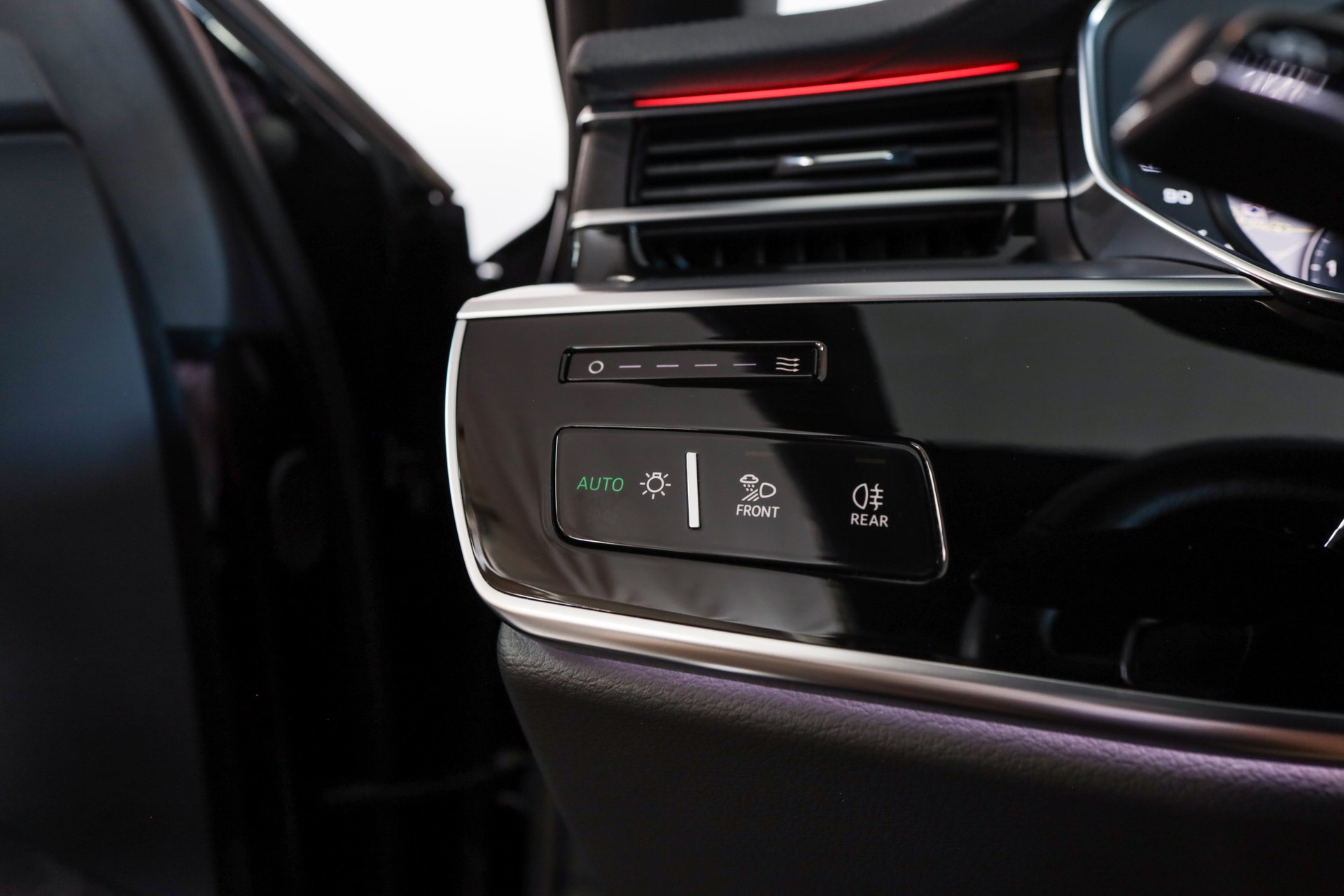 AUDI A8 50 TDI quattro tiptronic-image-16
