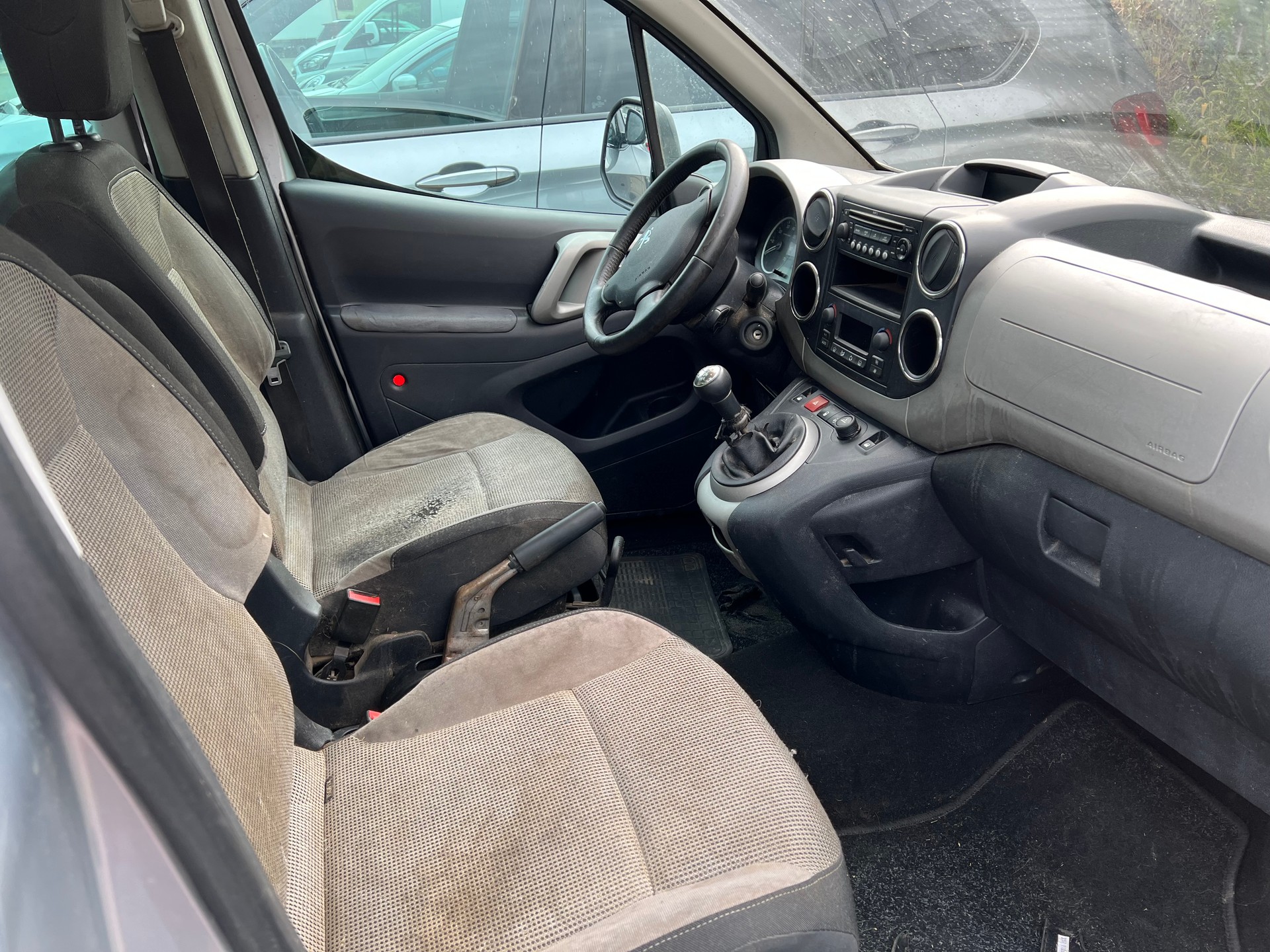 PEUGEOT Partner 1.6 Trendy Clim (Pack)-image-13