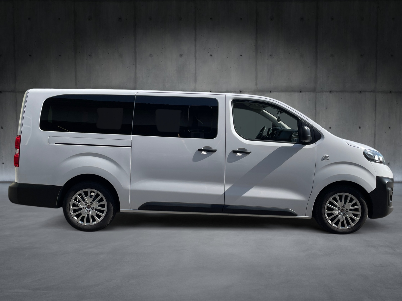 FIAT Scudo 2.0 BlueHDi L3 EAT8-showroom-element-2