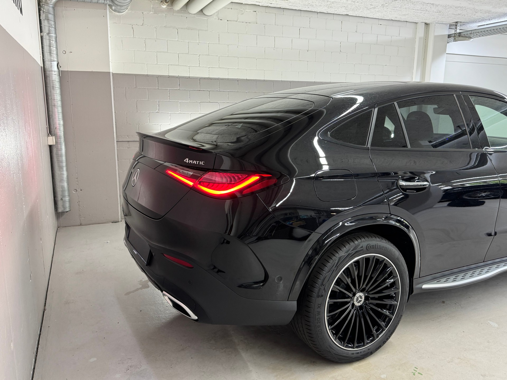 MERCEDES-BENZ GLC Coupé 300 4Matic 9G-Tronic-showroom-element-3