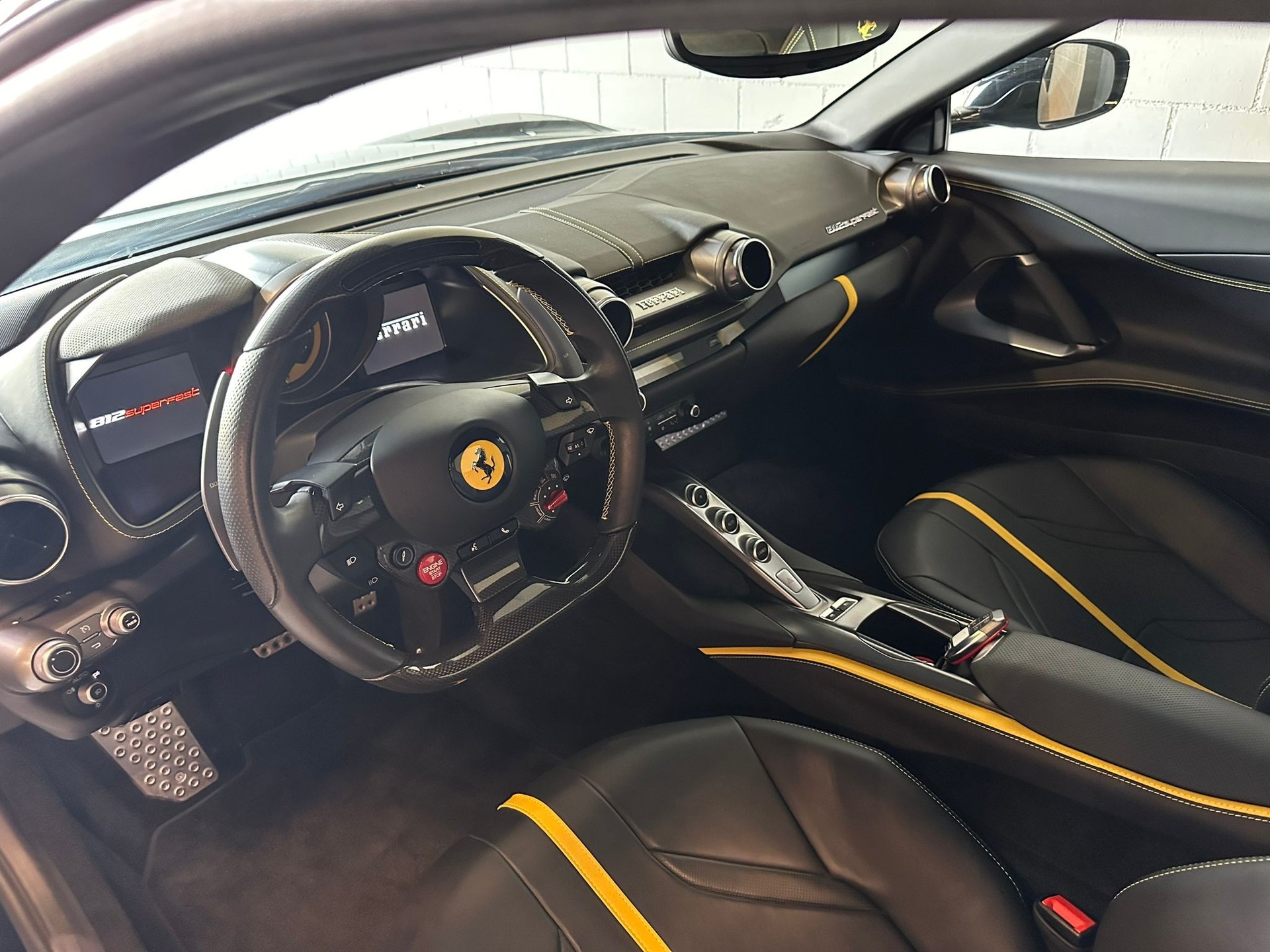 FERRARI 812 Superfast Atelier-Fahrzeug-image-4