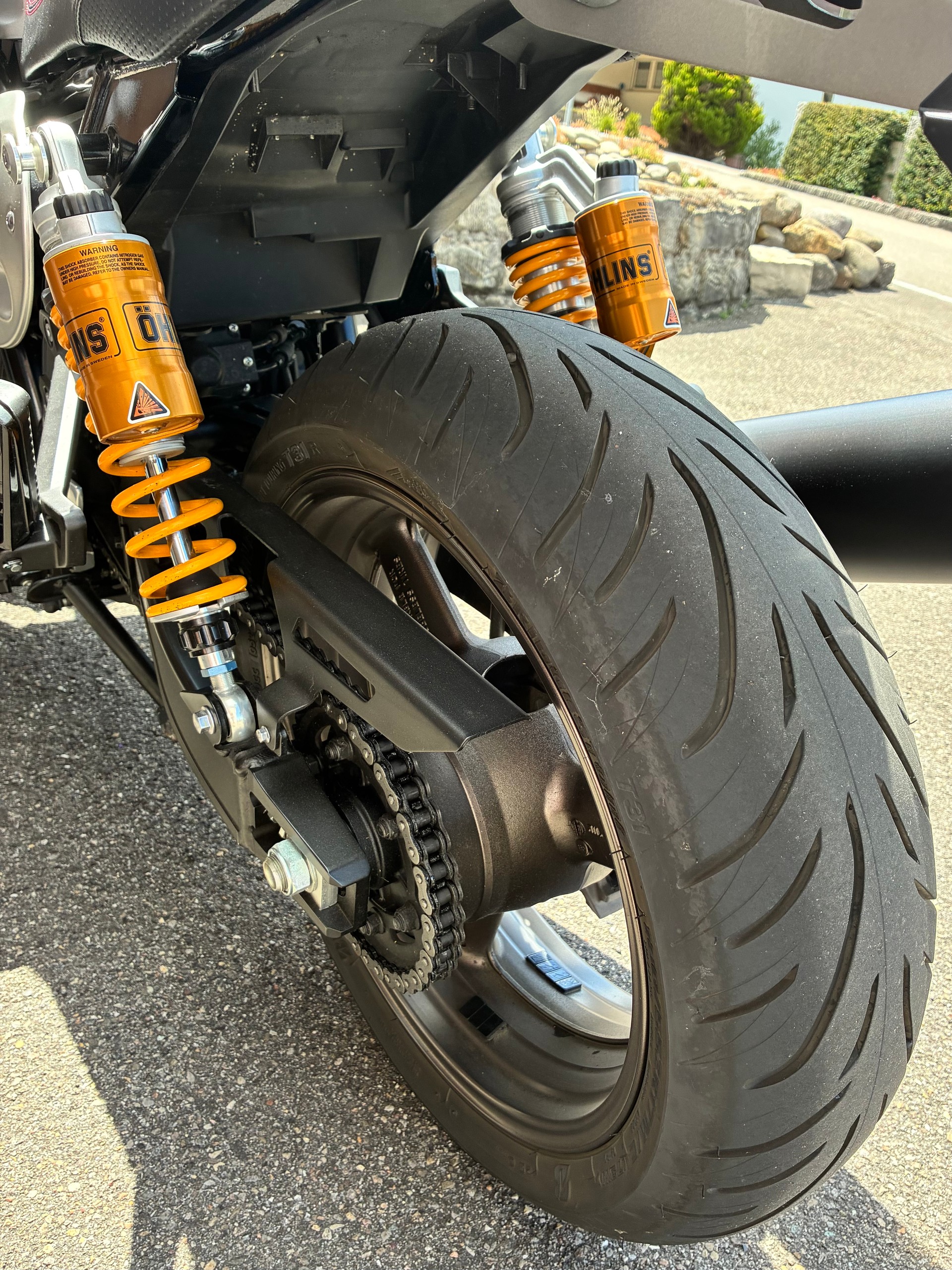 YAMAHA XJR 1300-image-2