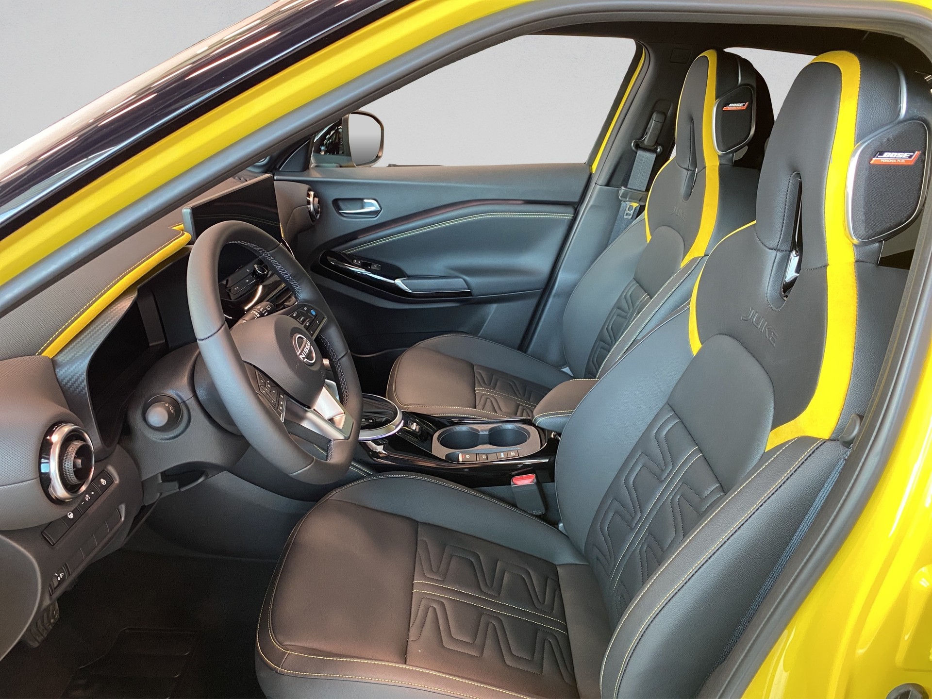 NISSAN Juke 1.6 FHEV N-Sport-image-8