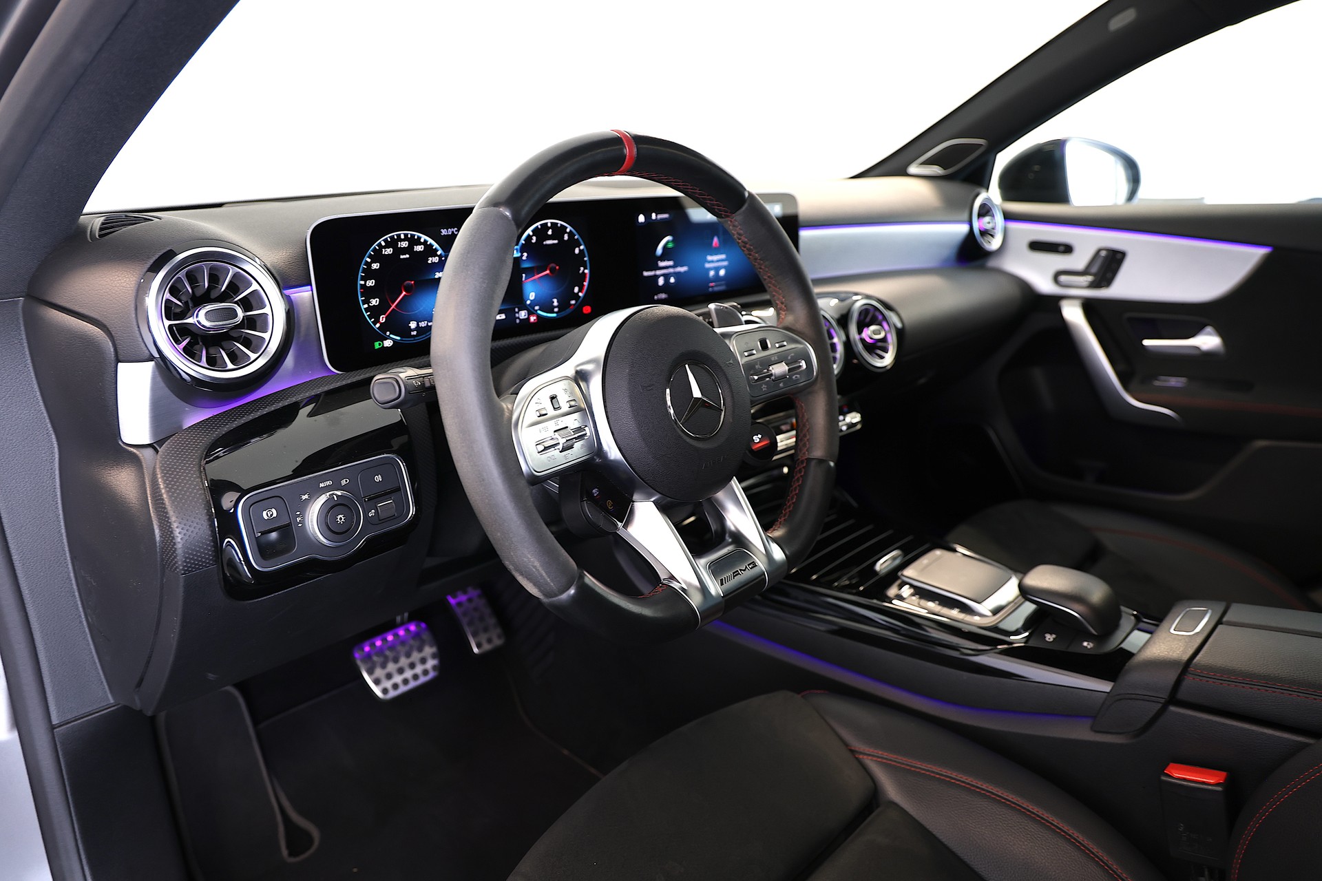 MERCEDES-BENZ A 45 S AMG 4matic+ *Akrapovic*-image-8