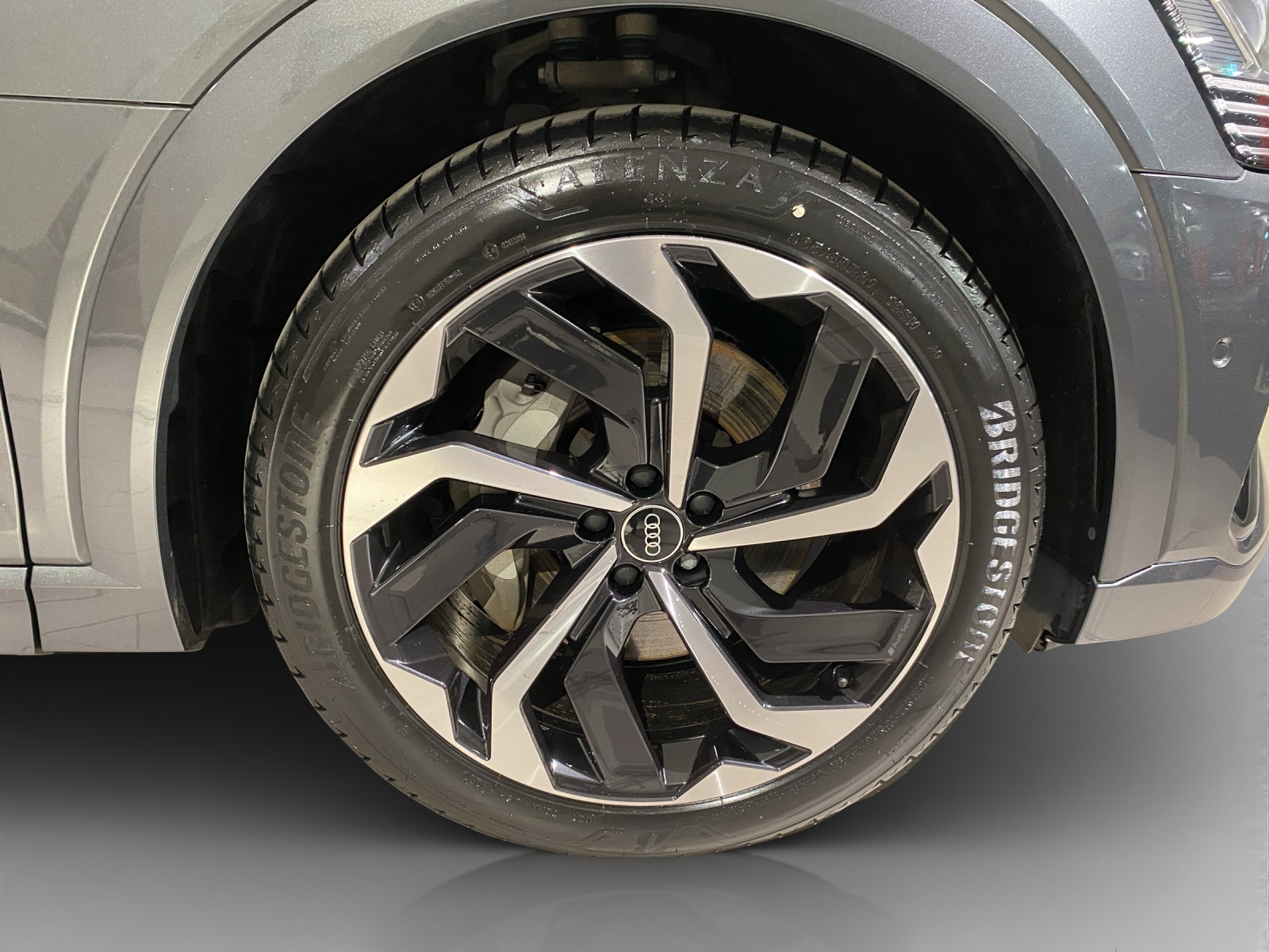 AUDI e-tron 55 Sportback S Line quattro-image-15