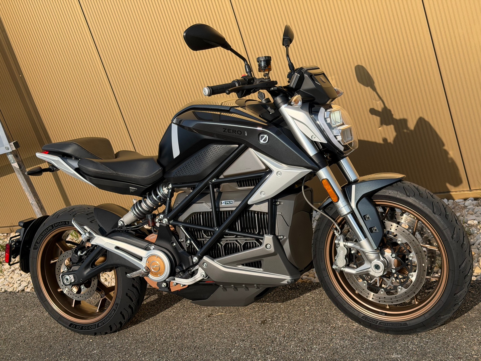 ZERO SR F Premium 15.6 kW/h-showroom-element-2