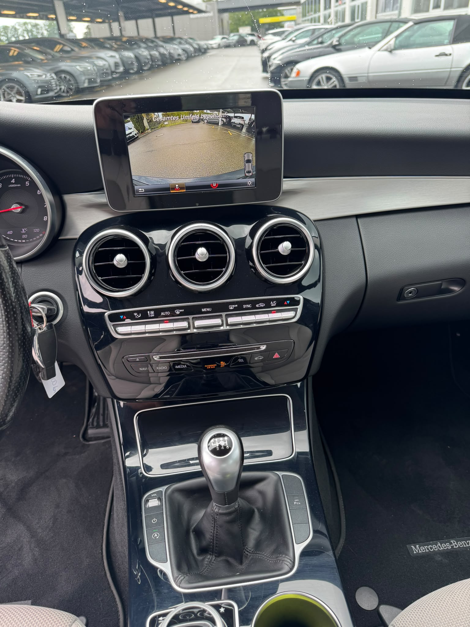 MERCEDES-BENZ C 200 Avantgarde-image-12