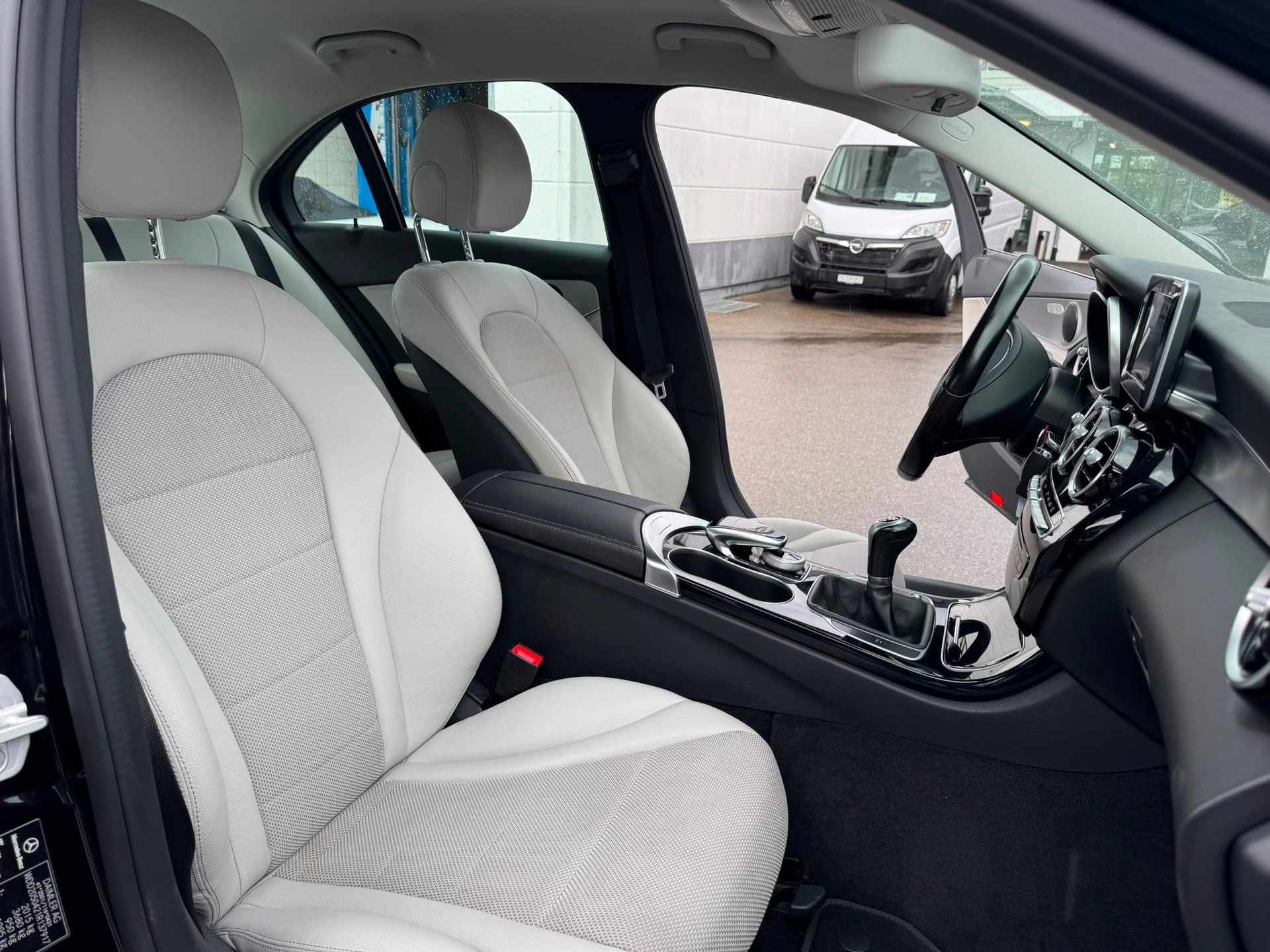 MERCEDES-BENZ C 200 Avantgarde-image-14