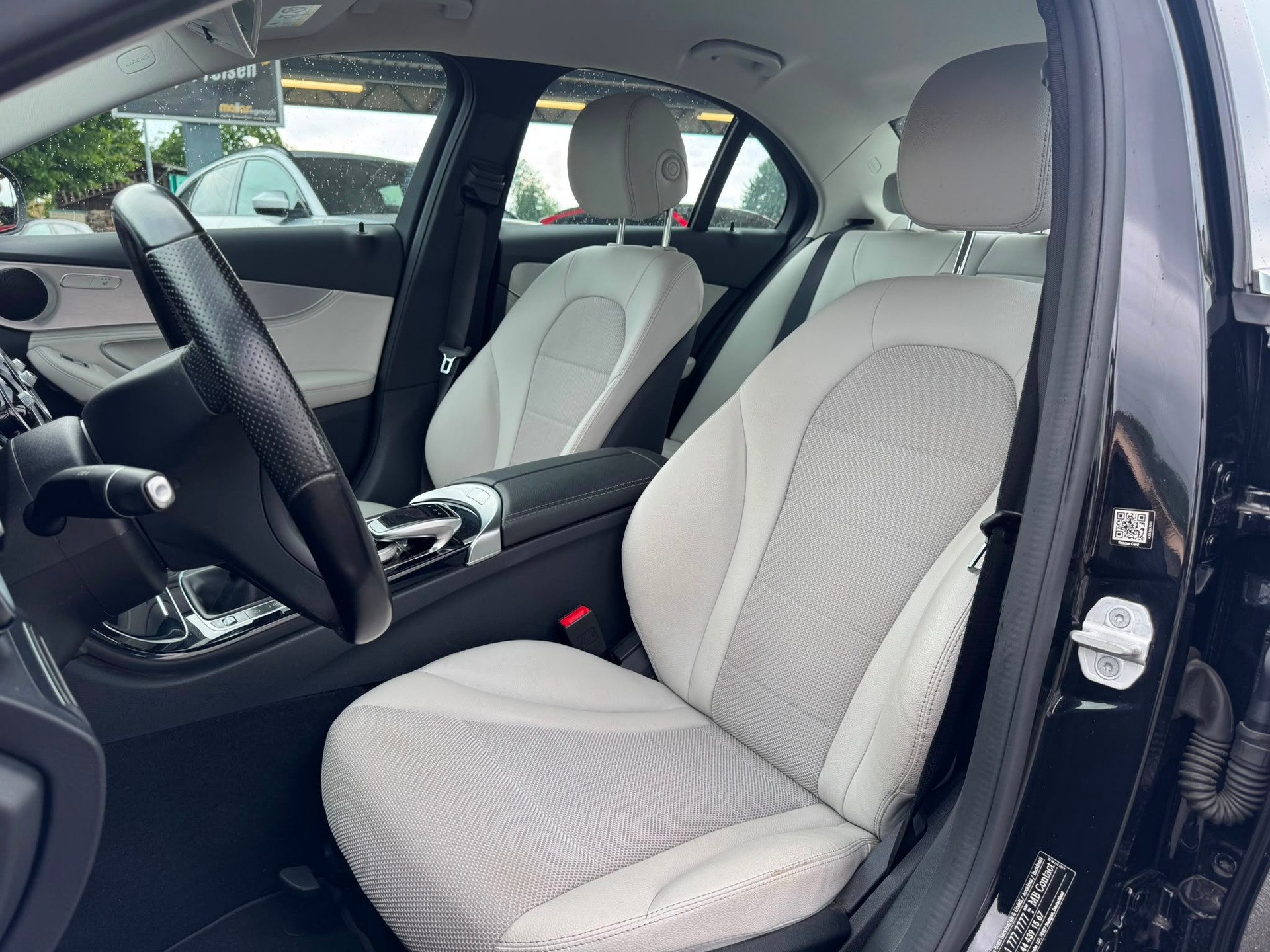 MERCEDES-BENZ C 200 Avantgarde-image-13