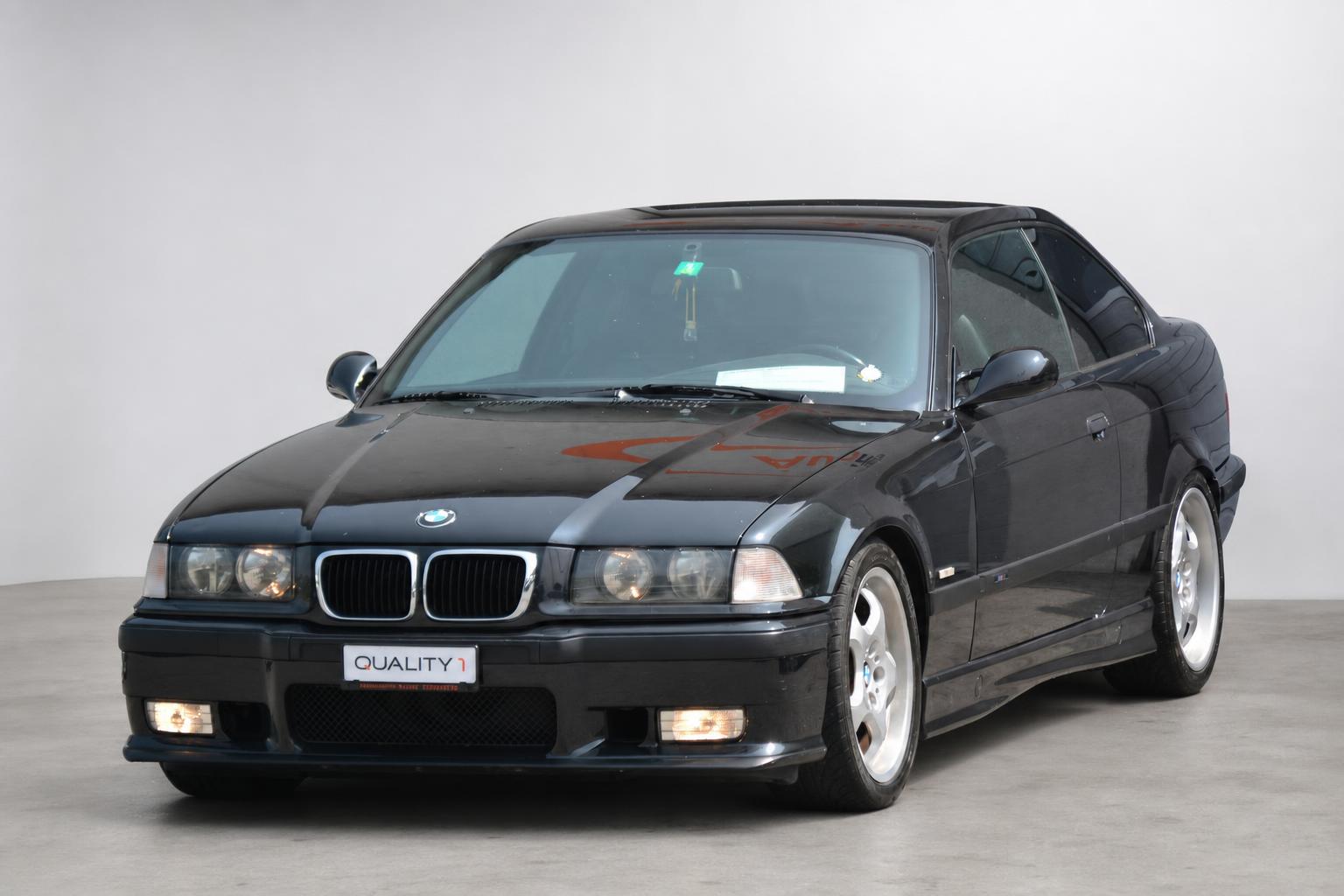 BMW 323i Coupé Sport Edition-image-1