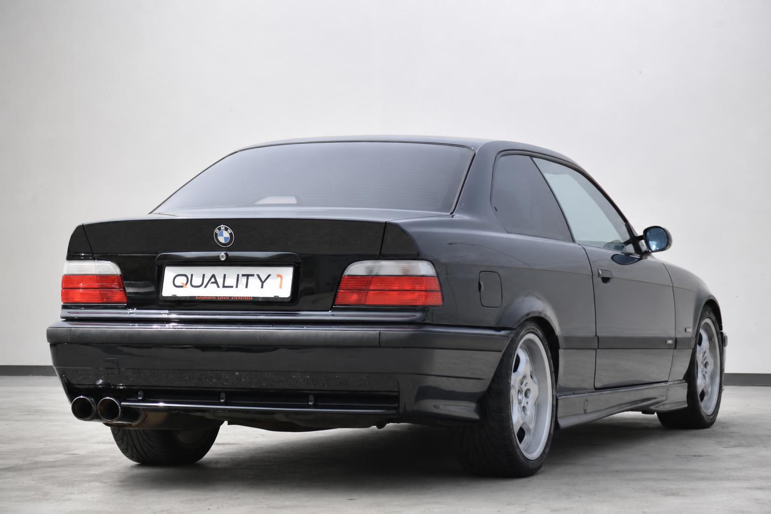 BMW 323i Coupé Sport Edition-image-4