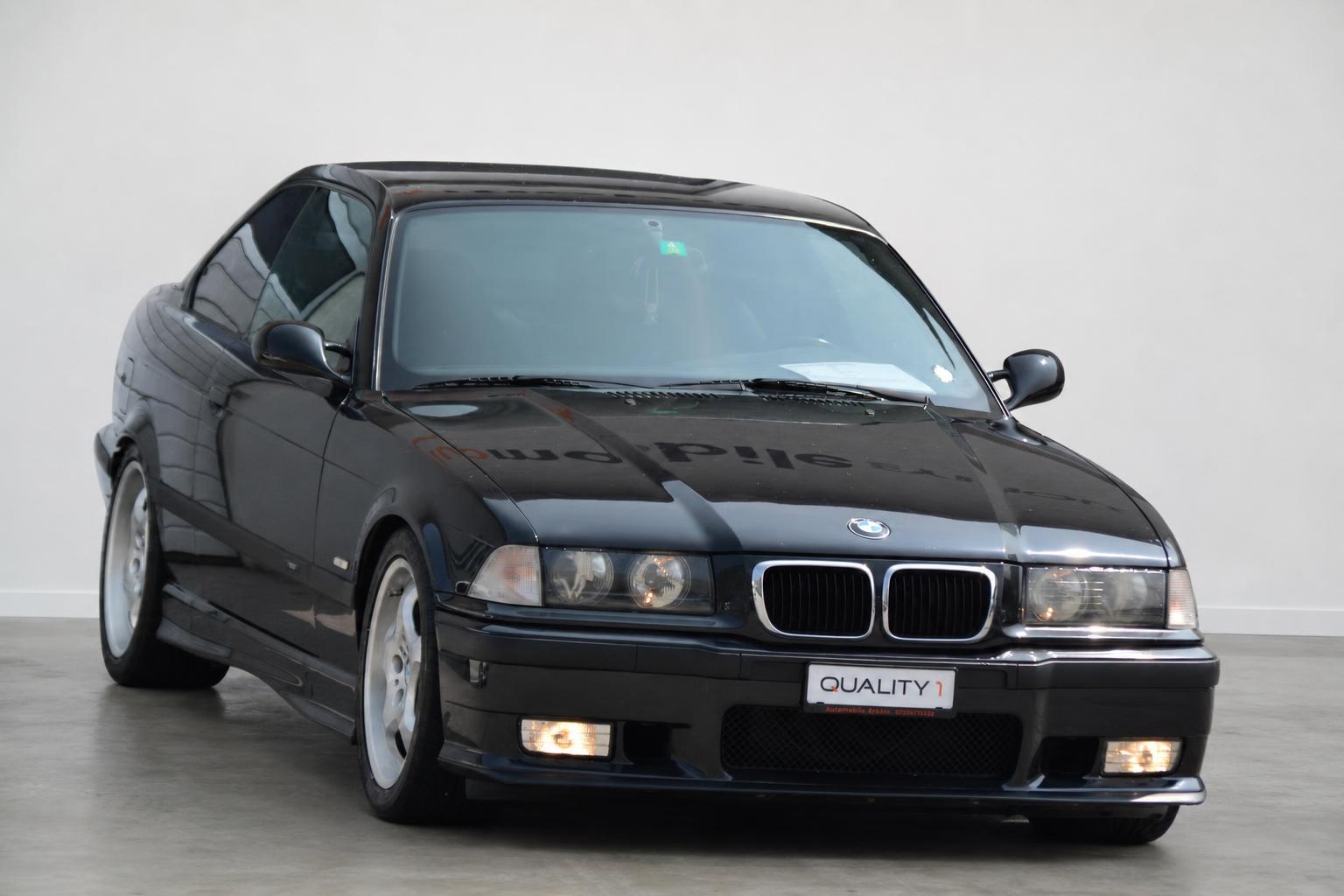 BMW 323i Coupé Sport Edition-image-2