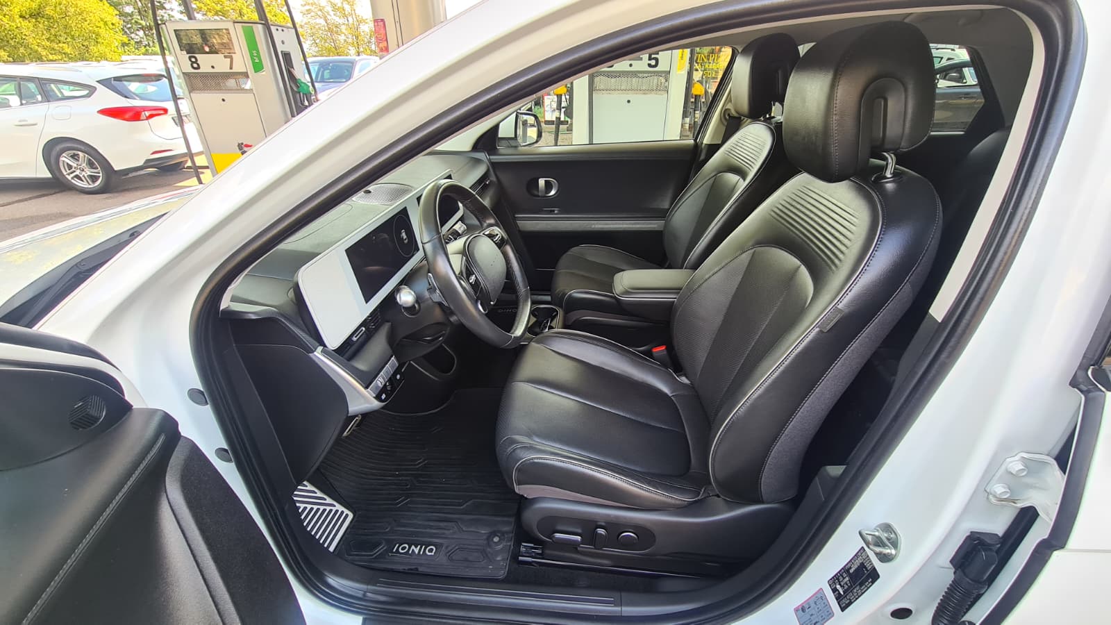 HYUNDAI Ioniq 5 77kWh Amplia 2WD ** Voll-Leder ** RF-Kamera ** Sitzheizung V+H ** H-UP-Disp ** Anh-Kupplung 1600kg ** Modell 2024-image-16