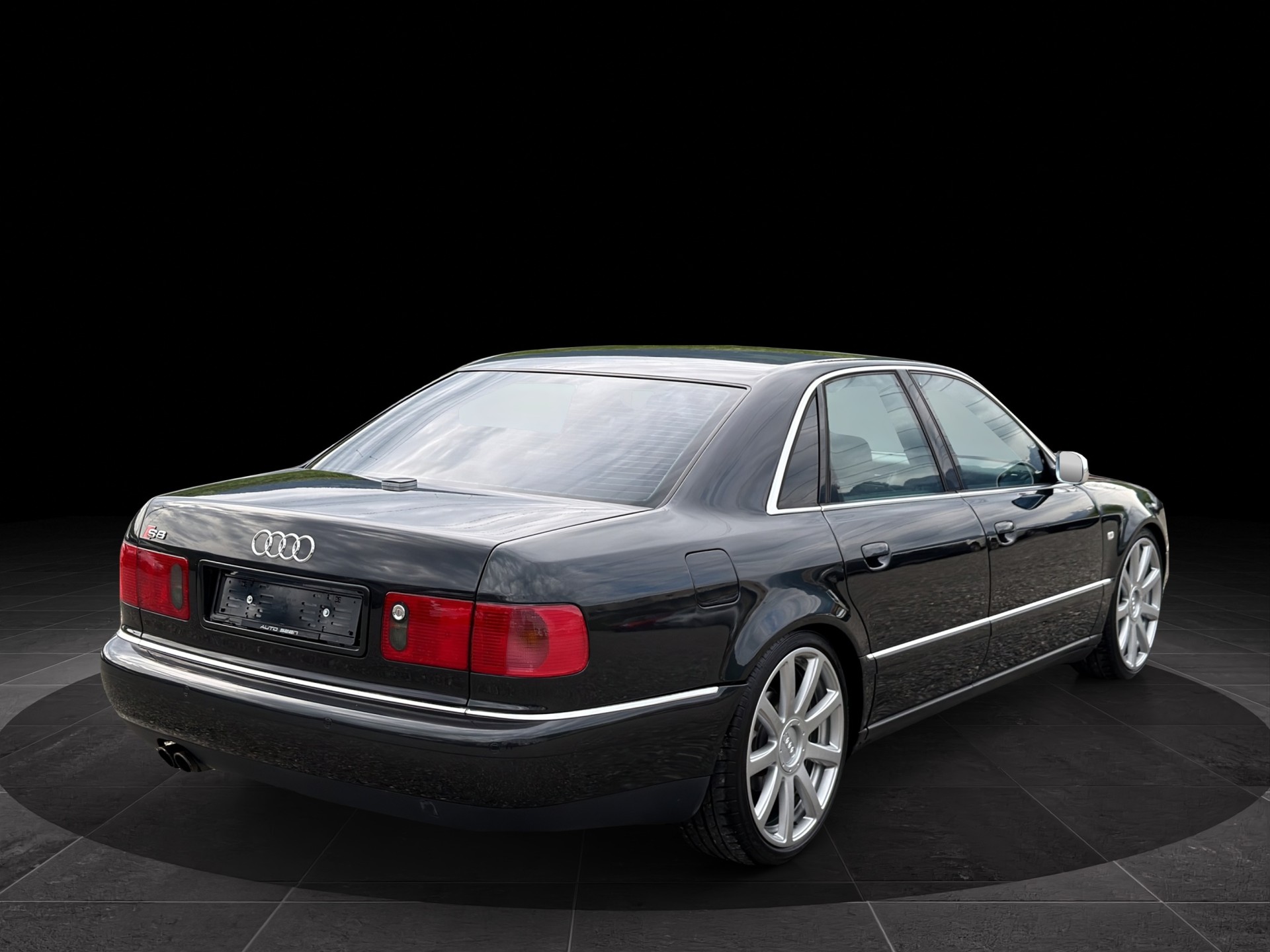 AUDI S8 4.2 quattro-showroom-element-1