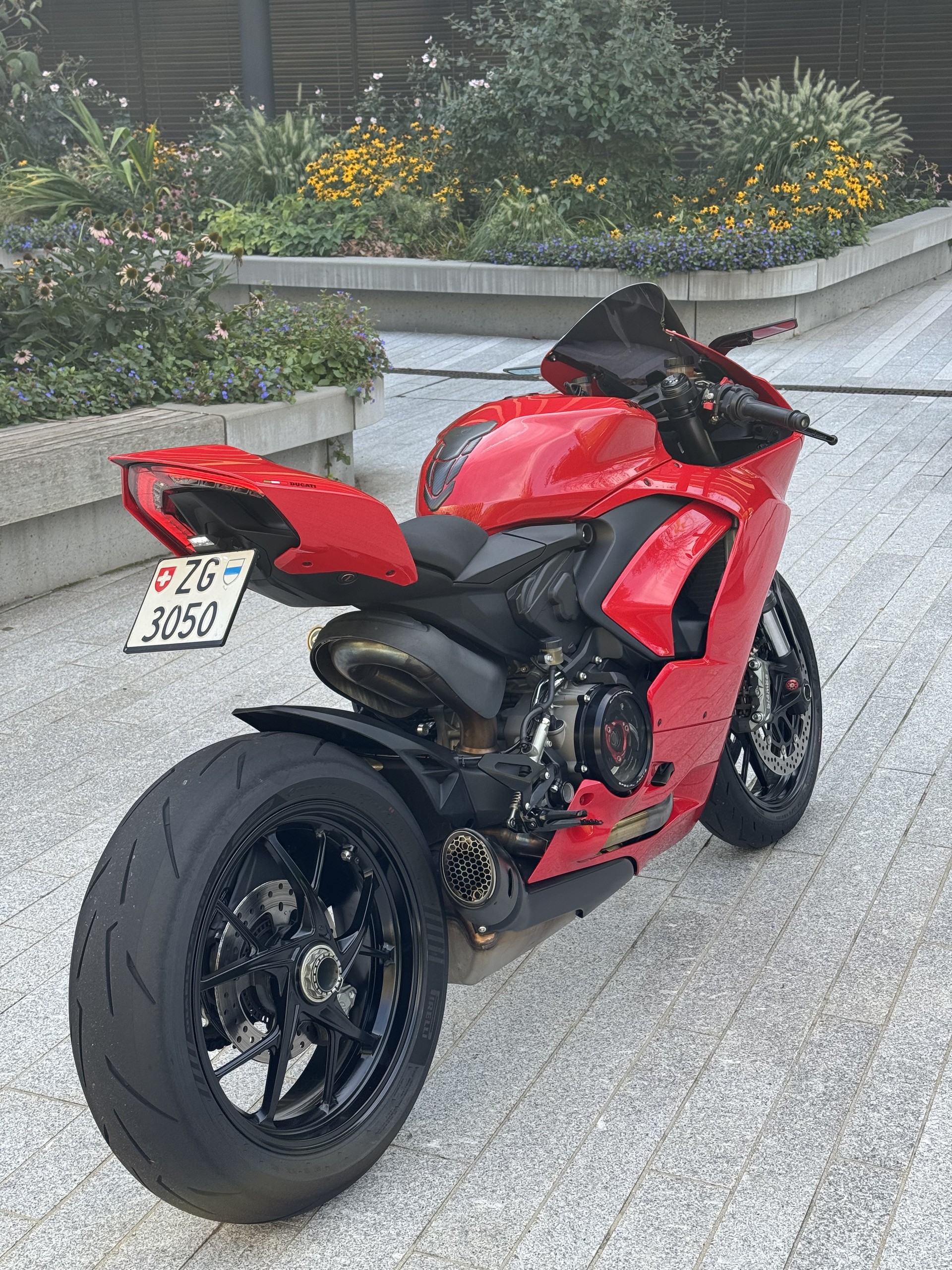 DUCATI Panigale V2-image-2