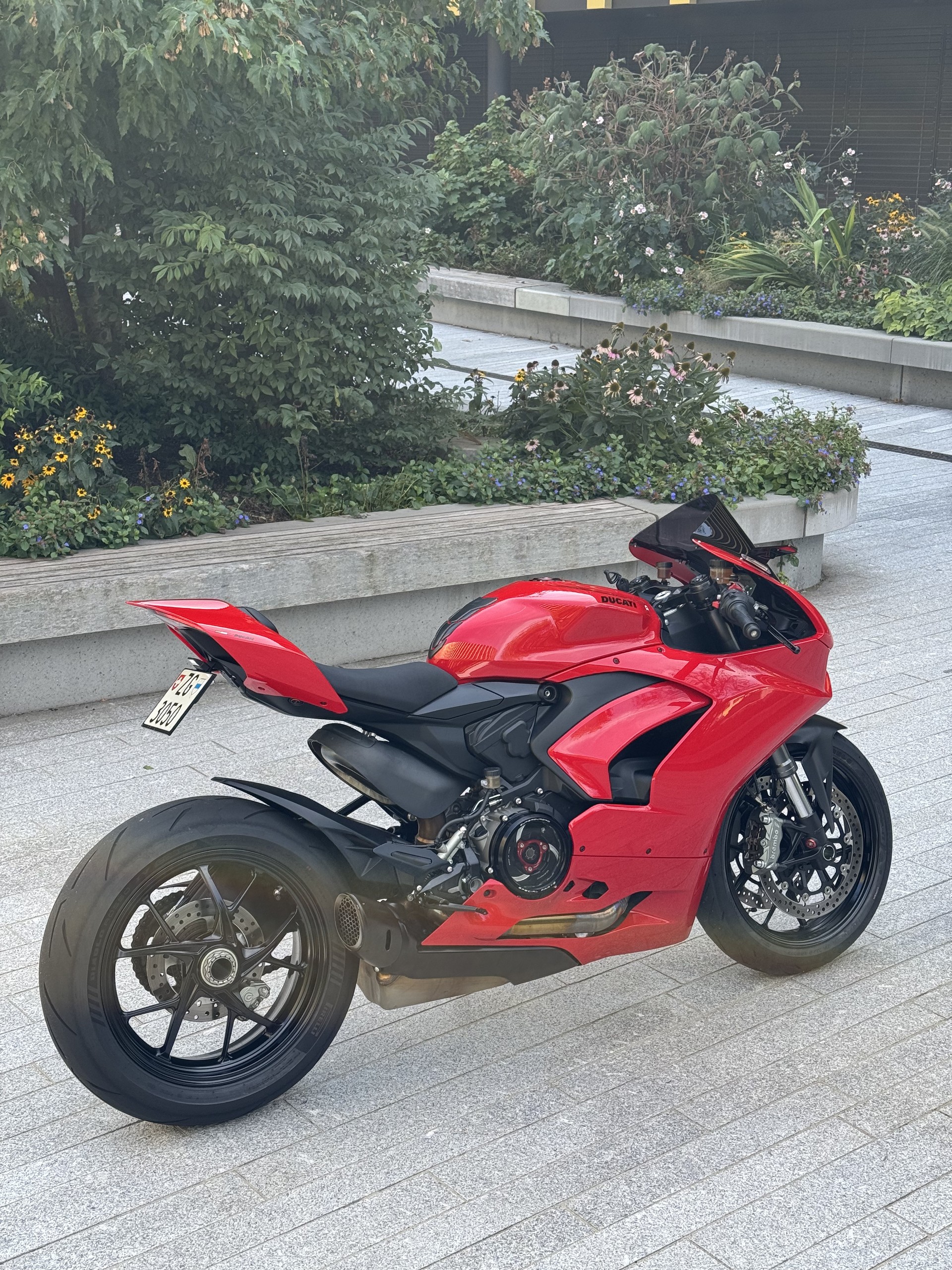 DUCATI Panigale V2-image-8