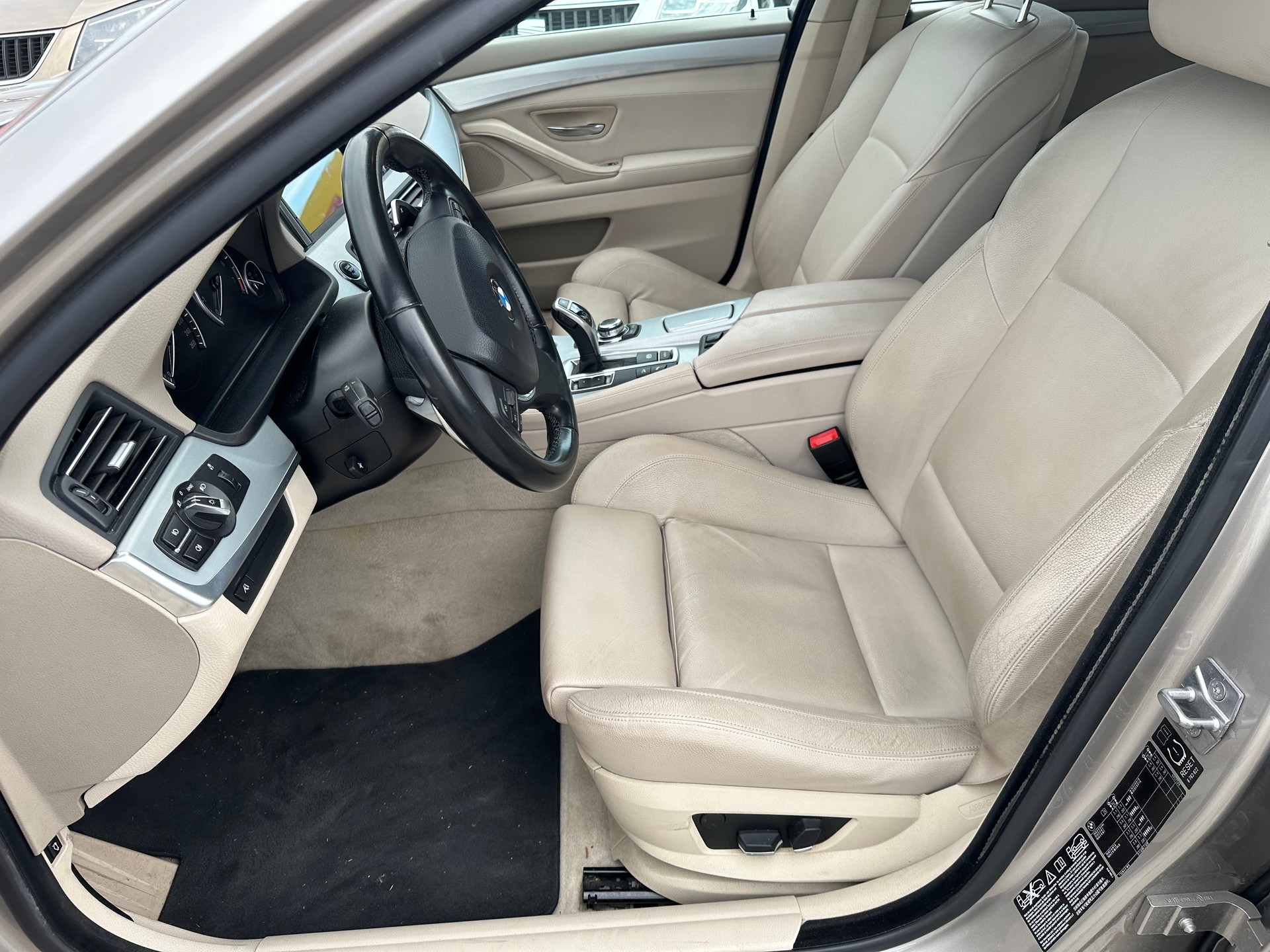 BMW 535i xDrive Touring Steptronic-image-6