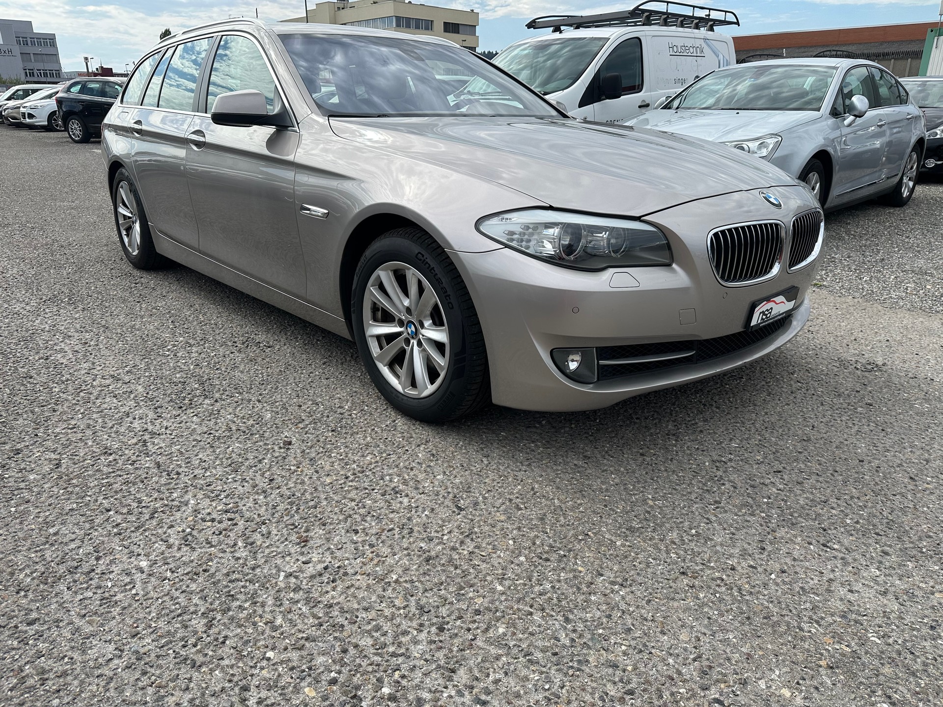 BMW 535i xDrive Touring Steptronic-image-2