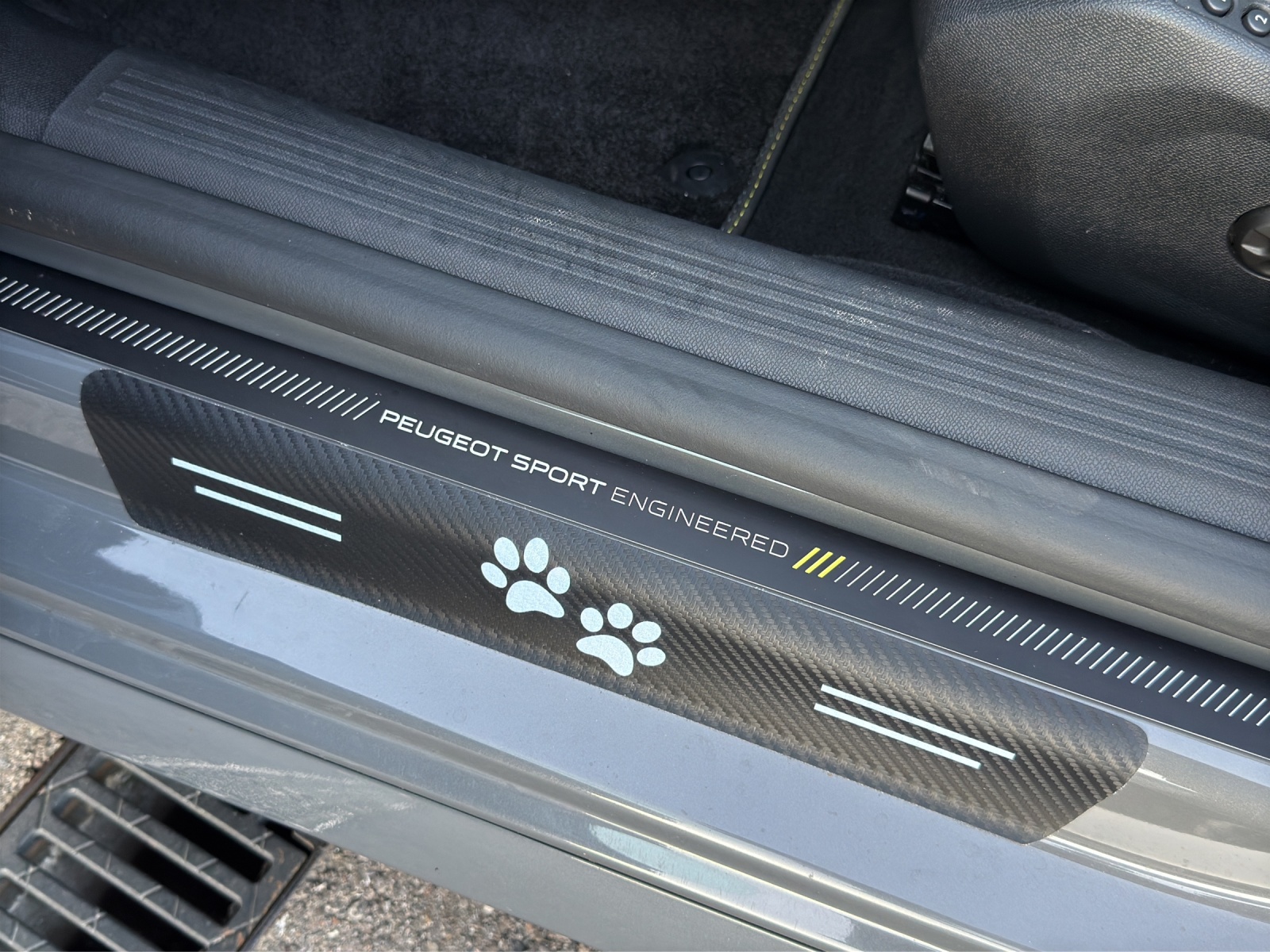 PEUGEOT 508 SW Hybrid4 360 e Sport Engineered-image-23