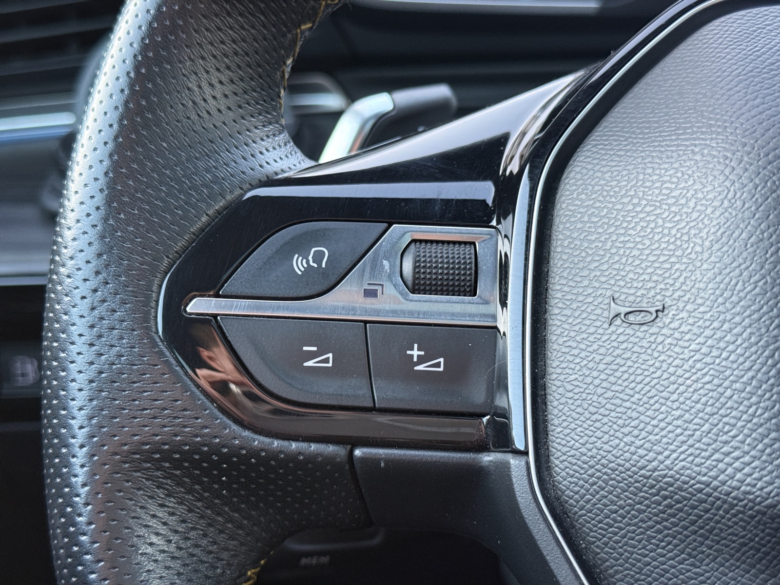 PEUGEOT 508 SW Hybrid4 360 e Sport Engineered-image-30